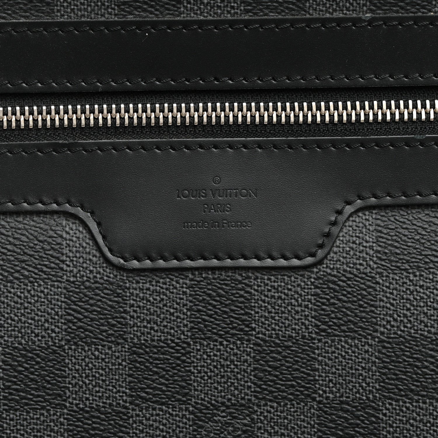 Damier Graphite Pegase 65