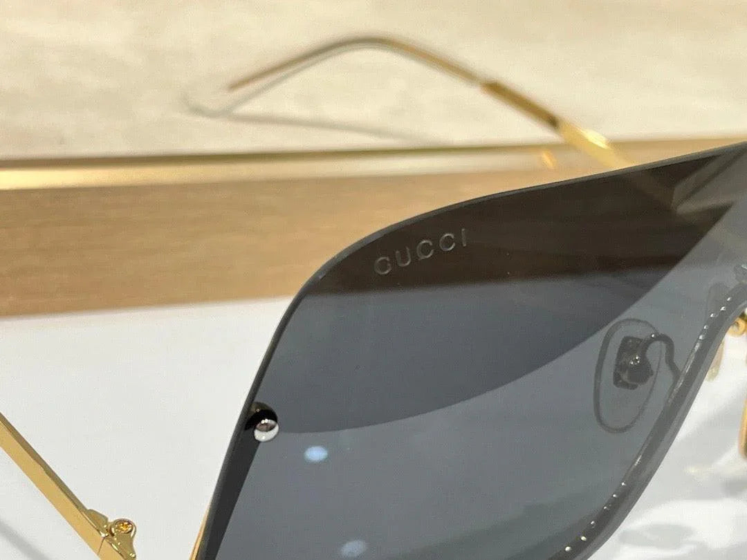 Gucci GG 1560 S MASK-SHAPED FRAME Sunglasses ✨