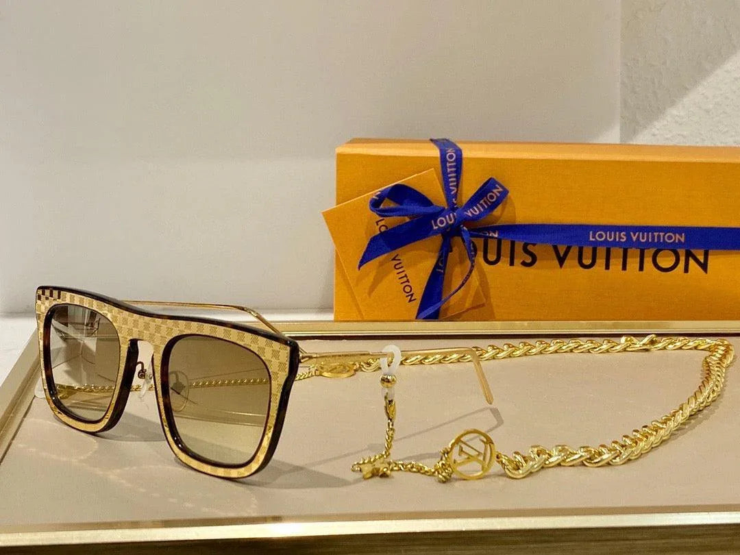 Louis Vuitton ultra rare LV1105 Chain Women&