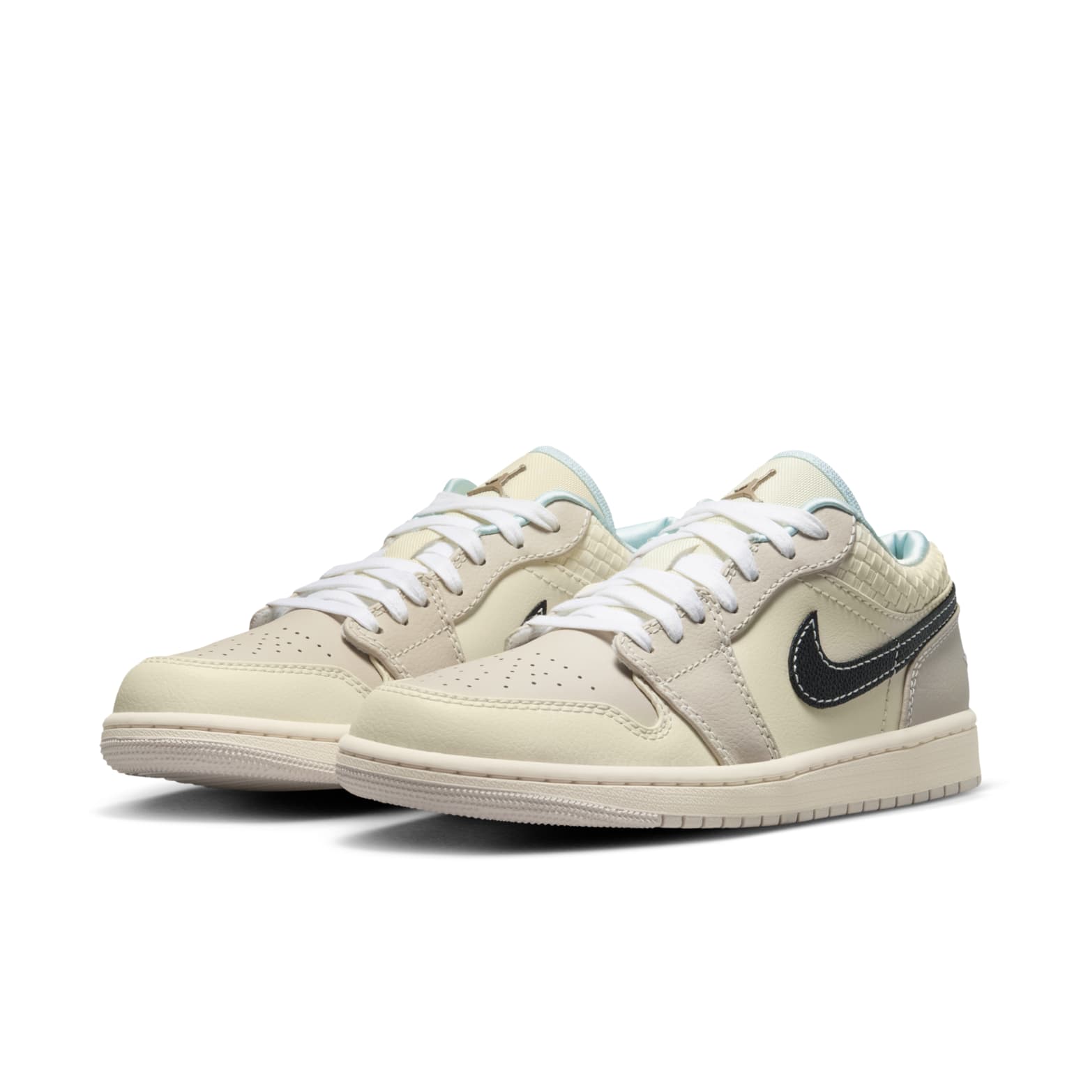 Air Jordan 1 Low SE ‘Sanddrift’