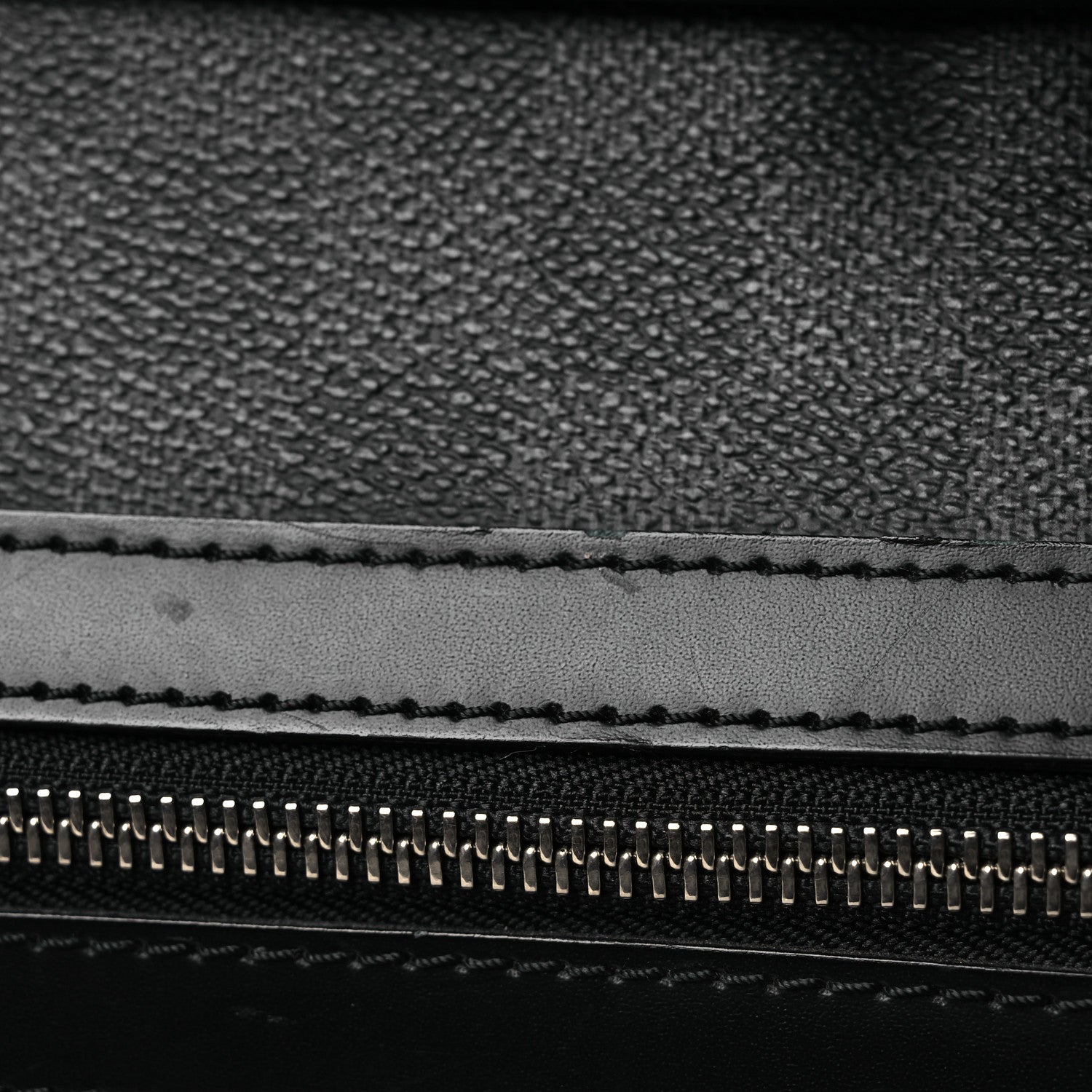 Damier Graphite Pilot Case