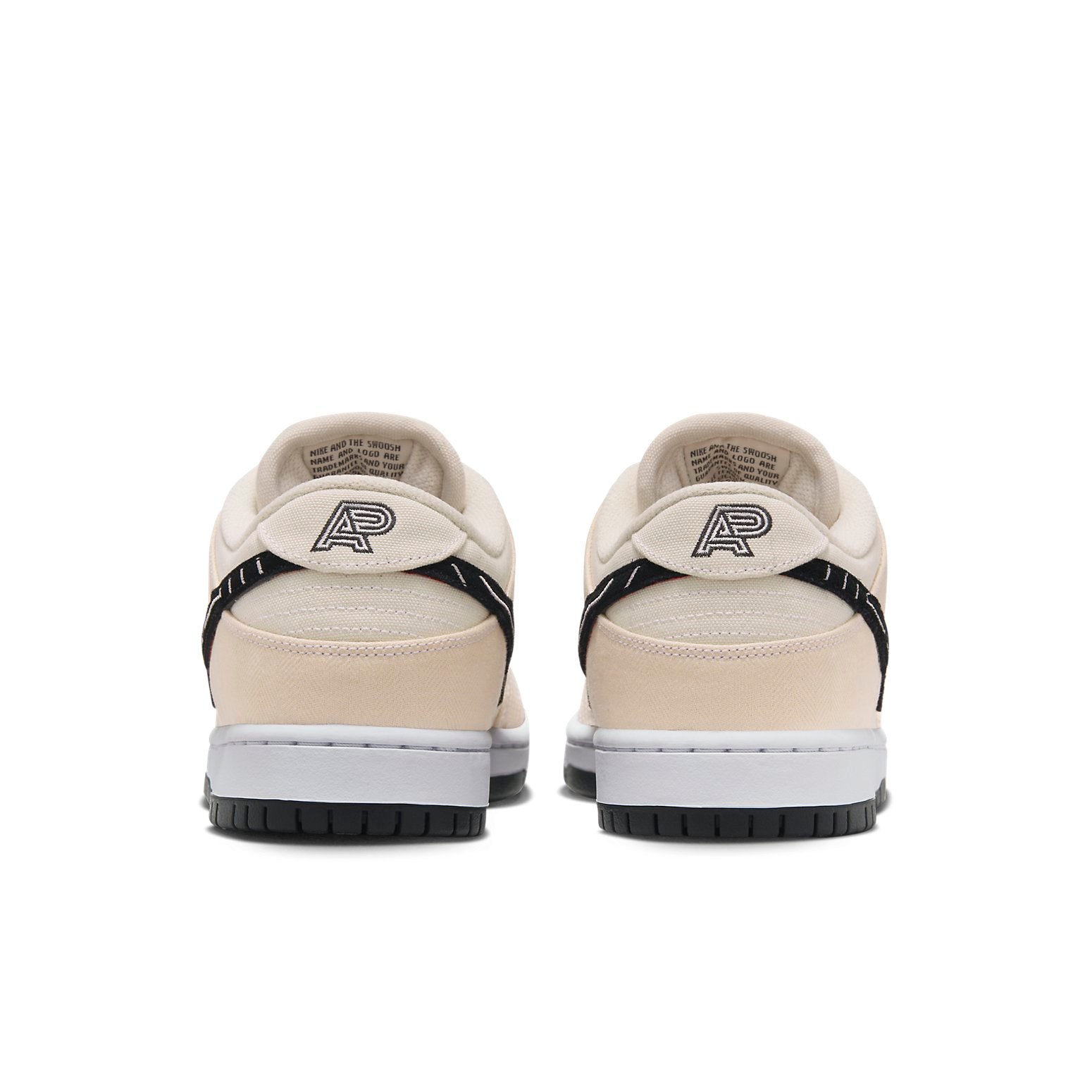 Nike SB Dunk Low ‘Albino & Preto – Pearl White’