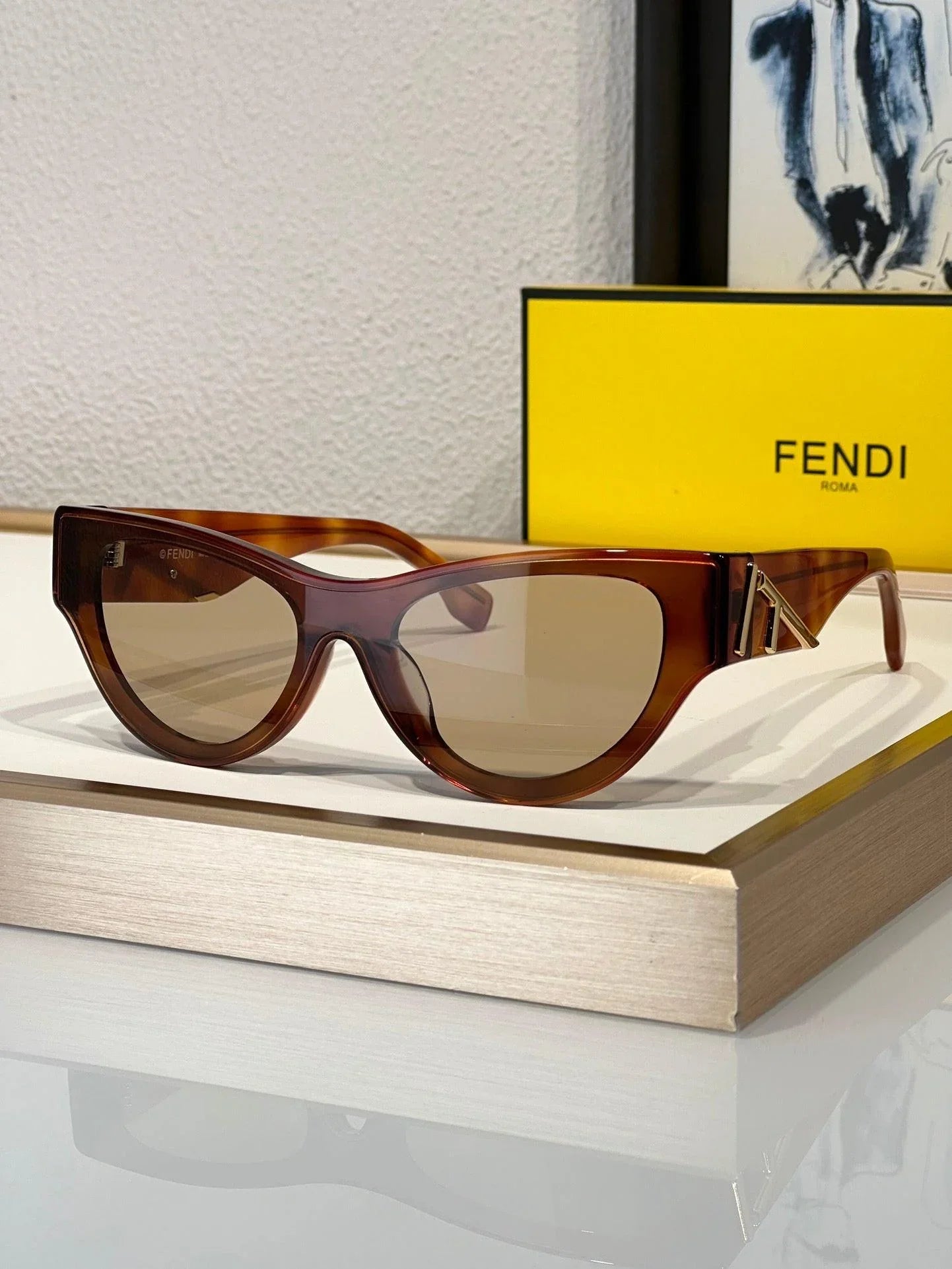 FENDI First FE40111I 01B Sunglasses Women&