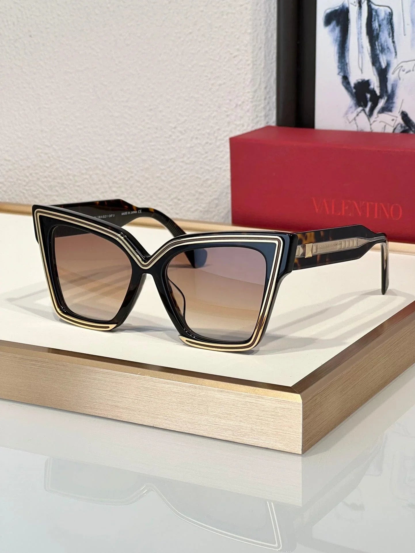 New Season $810 VALENTINO V - GRACE OVERSIZED CATEYE ACETATE FRAME Sunglasses✨