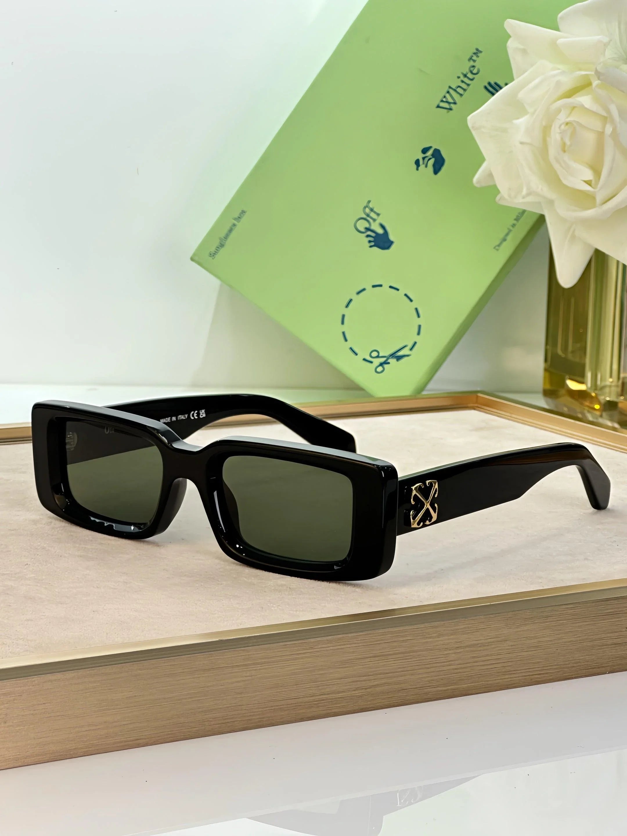 OFF-WHITE! OERI127 Unisex Sunglasses ✨