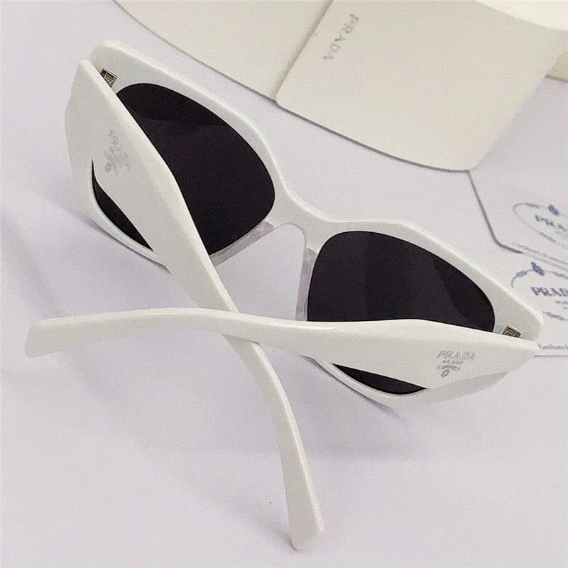 Prada PR 19ZS Oval Round Sunglasses 🟥