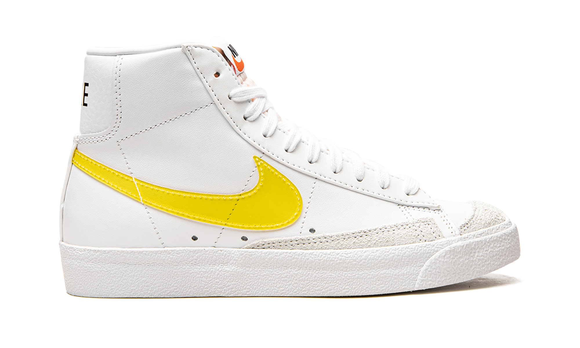 BLAZER MID 77 ESSENTIAL WMNS "Translucent Yellow Swoosh" DJ3050 101
