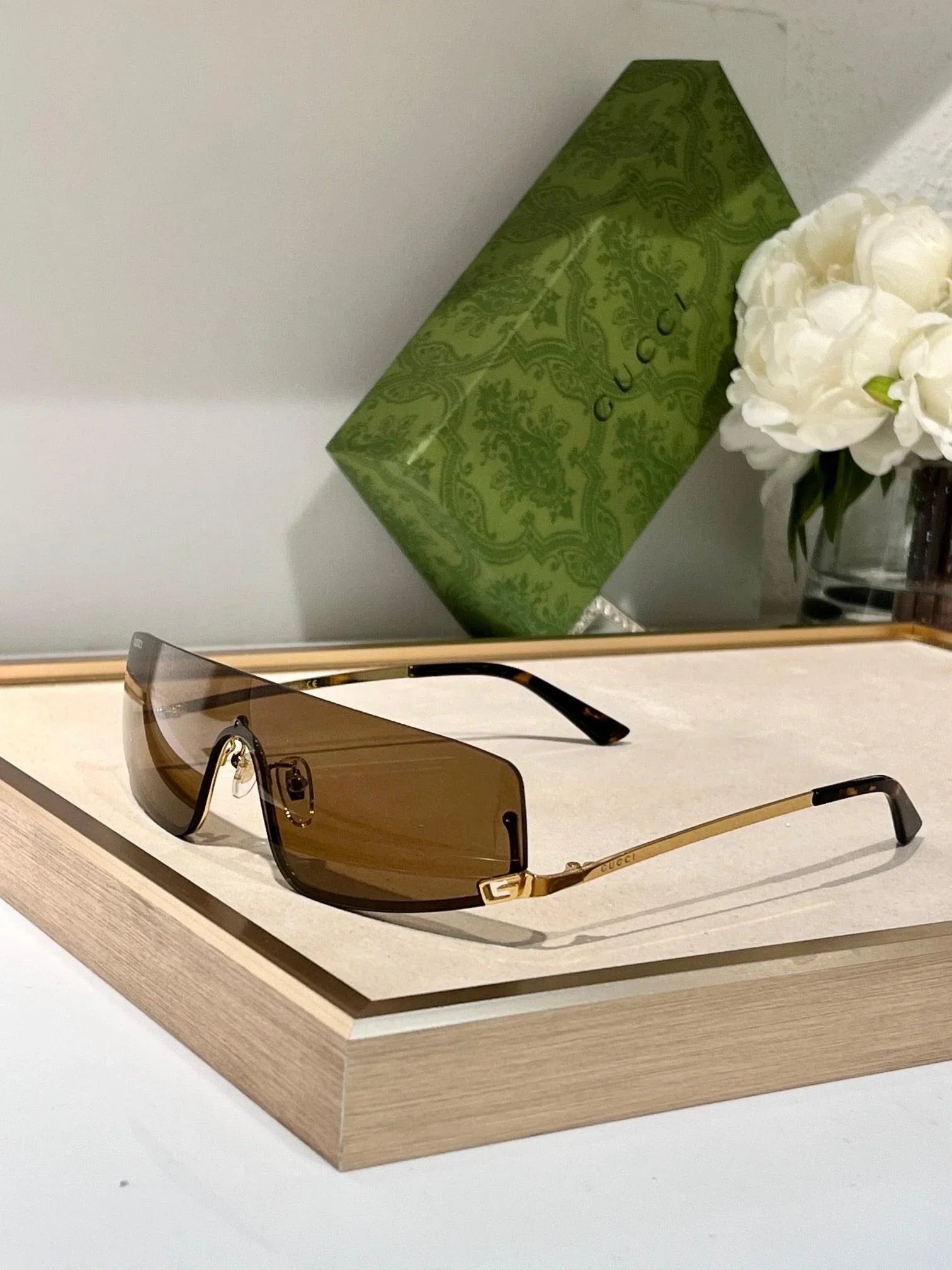 Gucci GG 1561 MASK-SHAPED FRAME unisex Sunglasses ✨