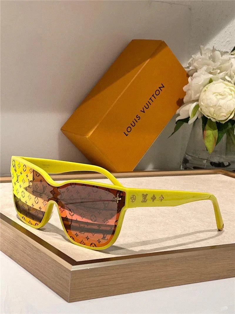 LOUIS VUITTON Z1844U LV Shadow Square Sunglasses ✨
