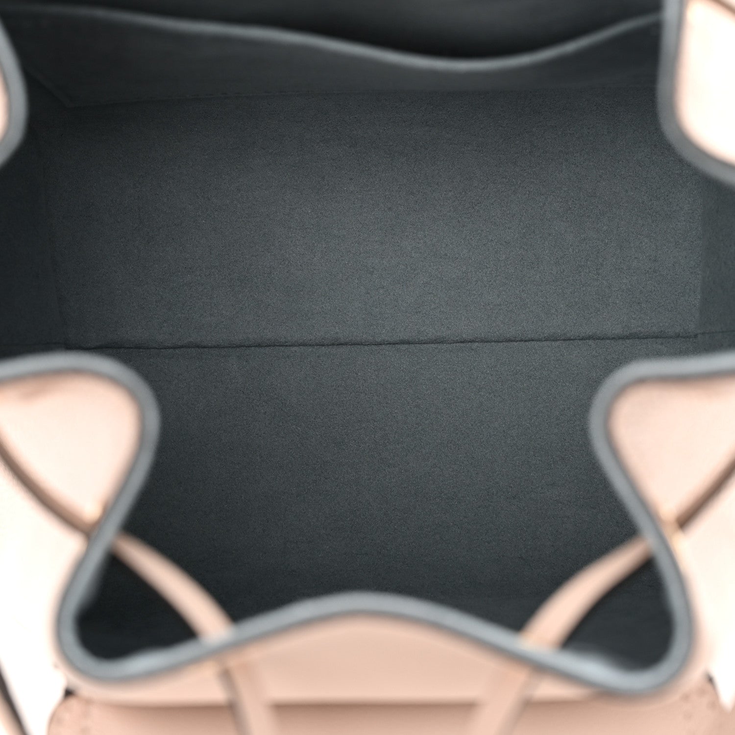 Calfskin Lockme Bucket MM Greige