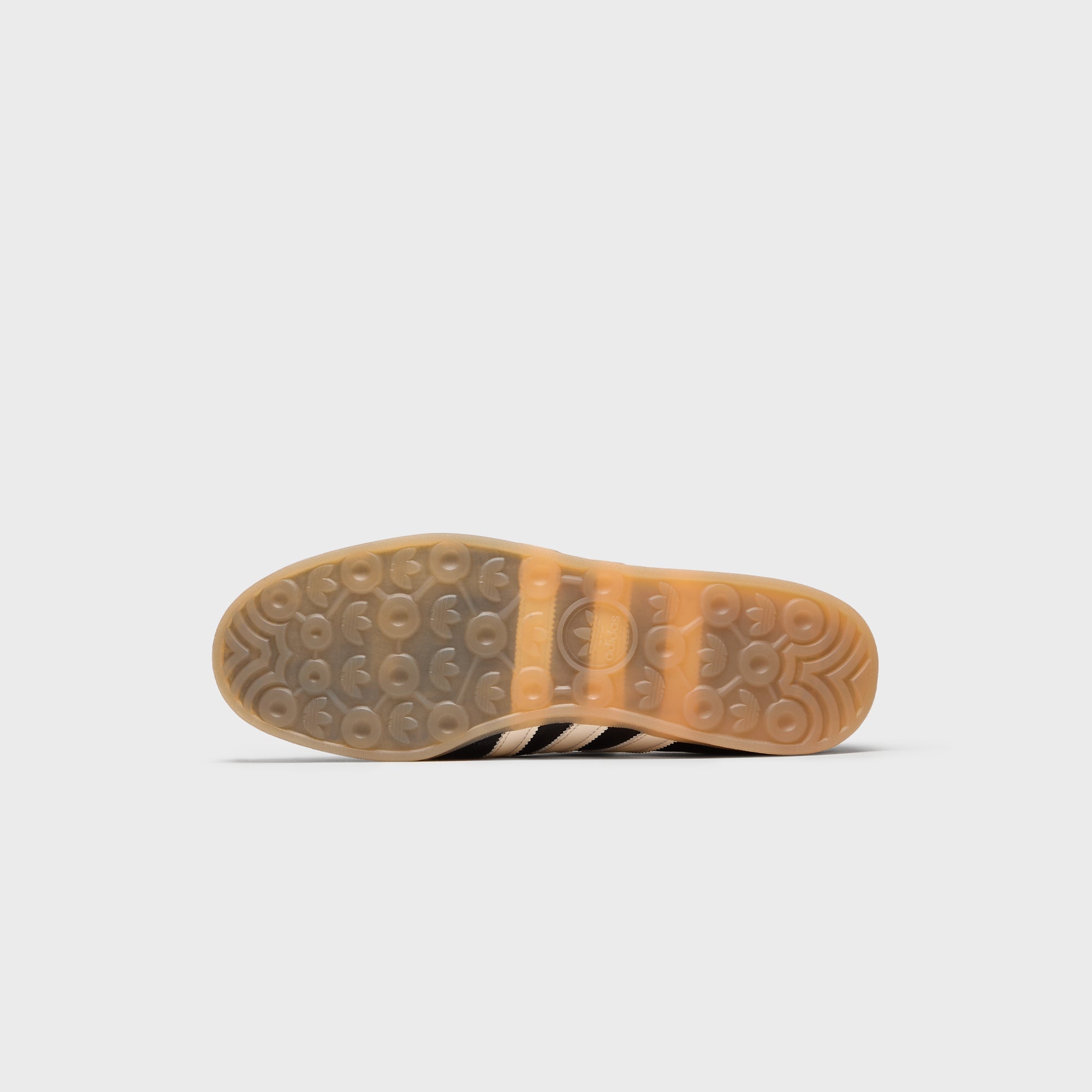 adidas WMNS Gazelle LO PRO - Core Black / Chalk White / Gum
