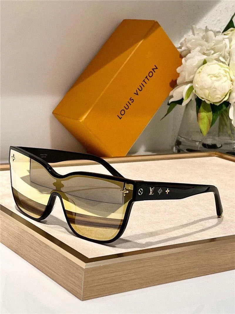 LOUIS VUITTON Z1844U LV Shadow Square Sunglasses ✨