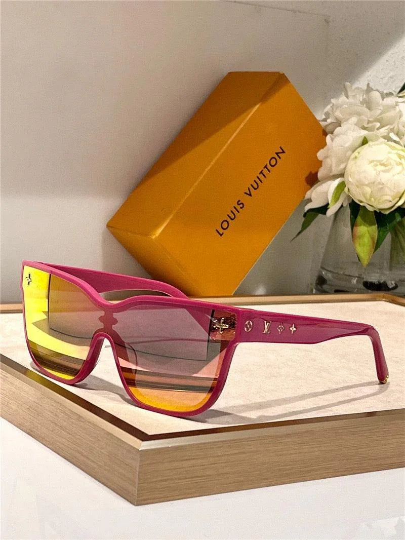LOUIS VUITTON Z1844U LV Shadow Square Sunglasses ✨