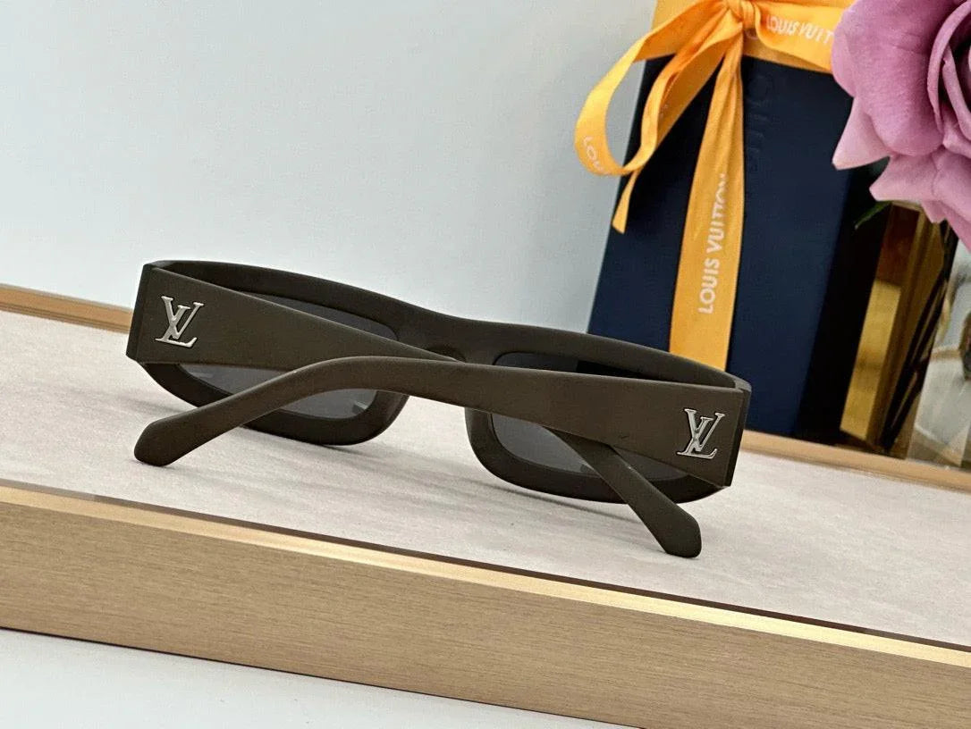 Louis Vuitton Z2388E Runway Super Vision Low Square Sunglasses ✨