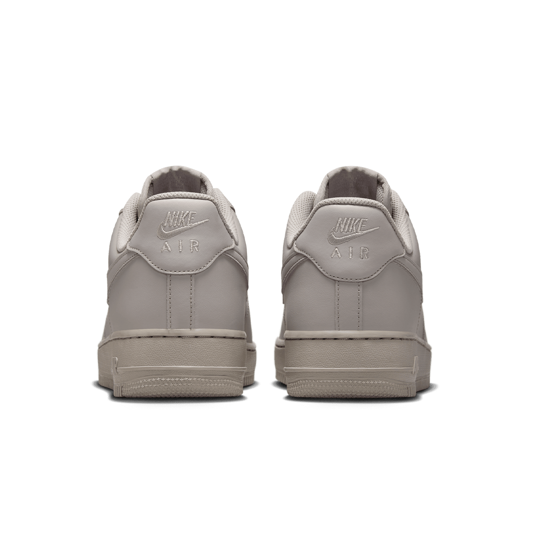 AIR FORCE 1 &