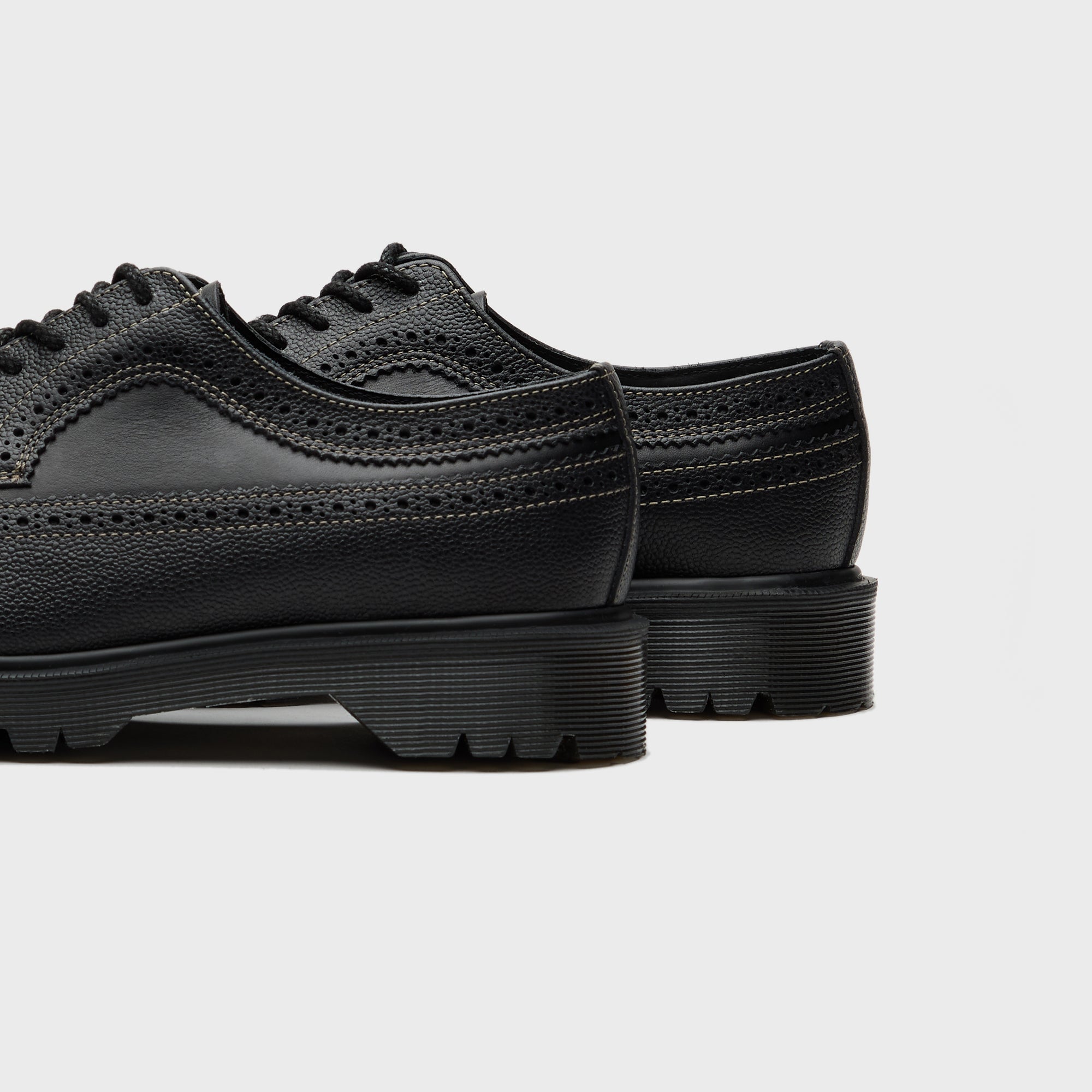 Dr. Martens 3989 Westminster Brogue - Black