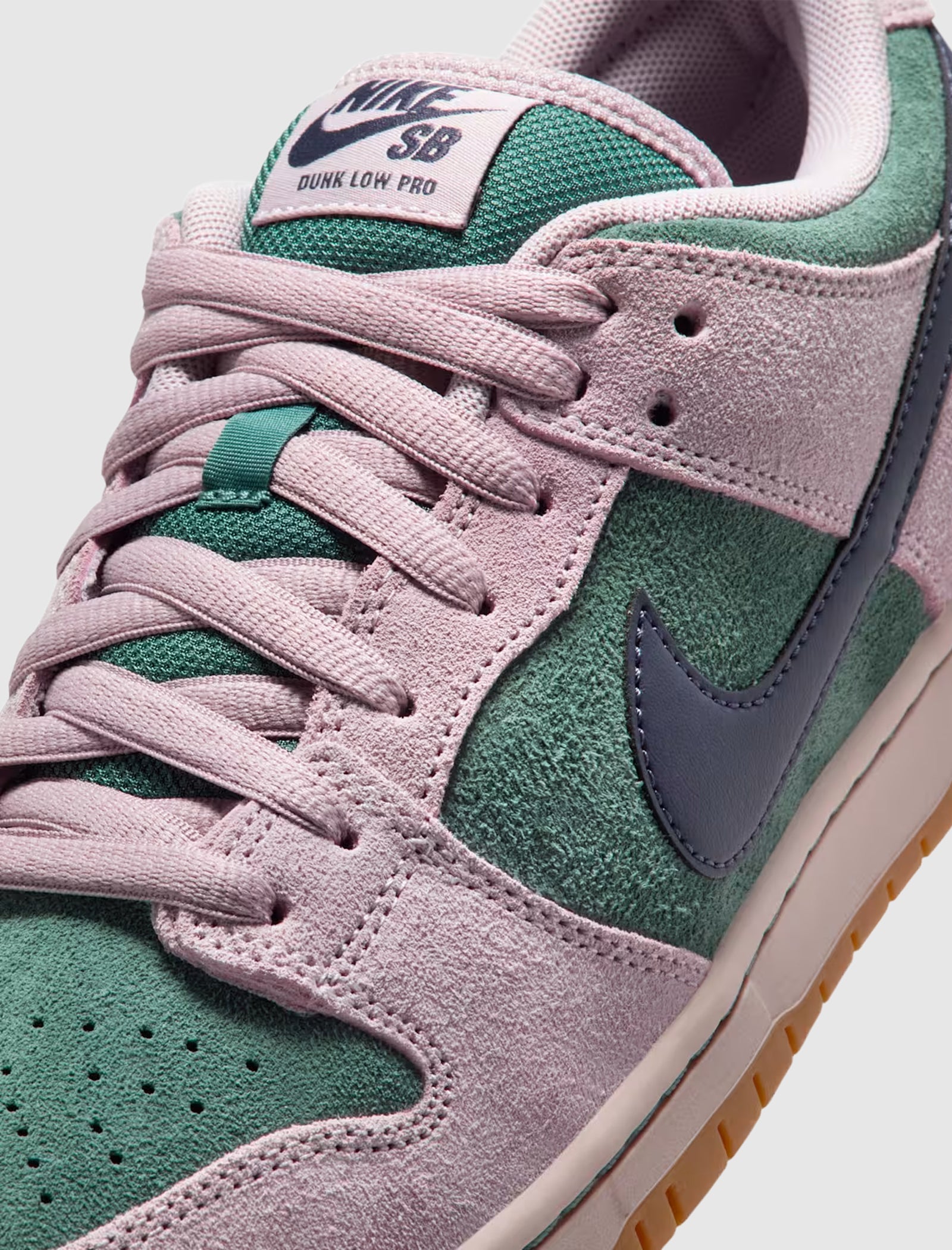 SB DUNK LOW PRO