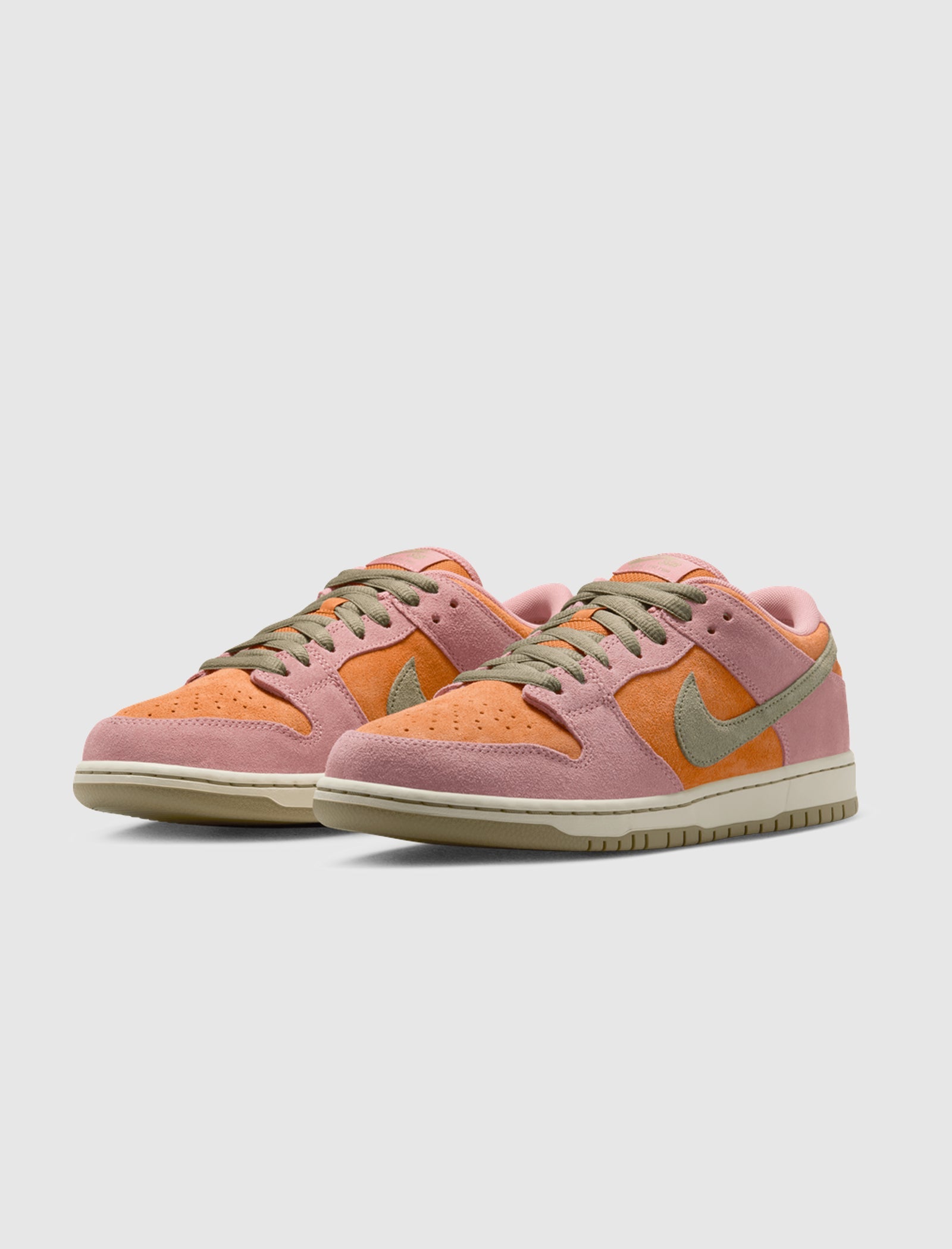 DUNK LOW PRO SB "RED STARDUST"