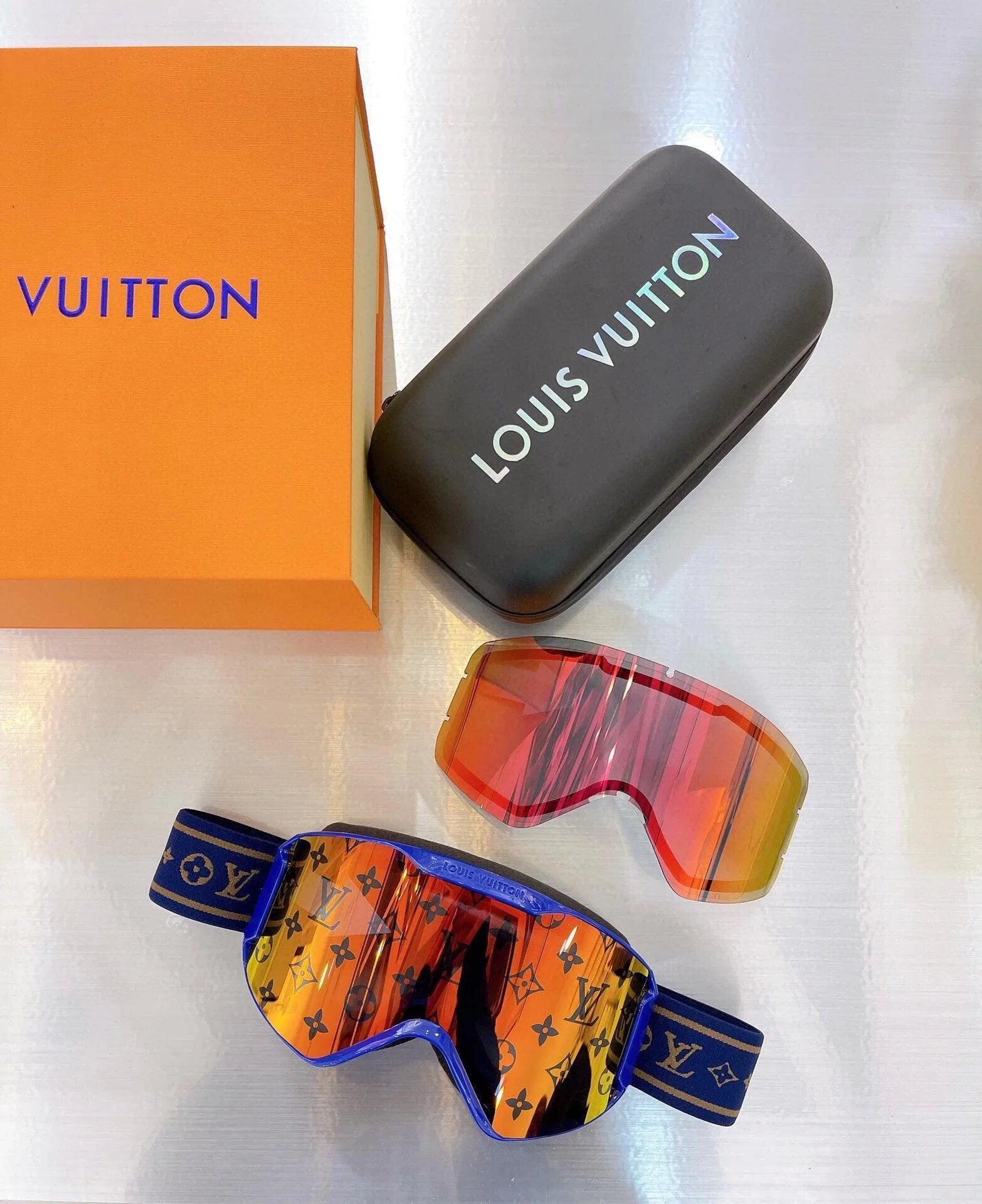 Louis Vuitton NEW SEASON Z1573W LV Snow Mask ✨