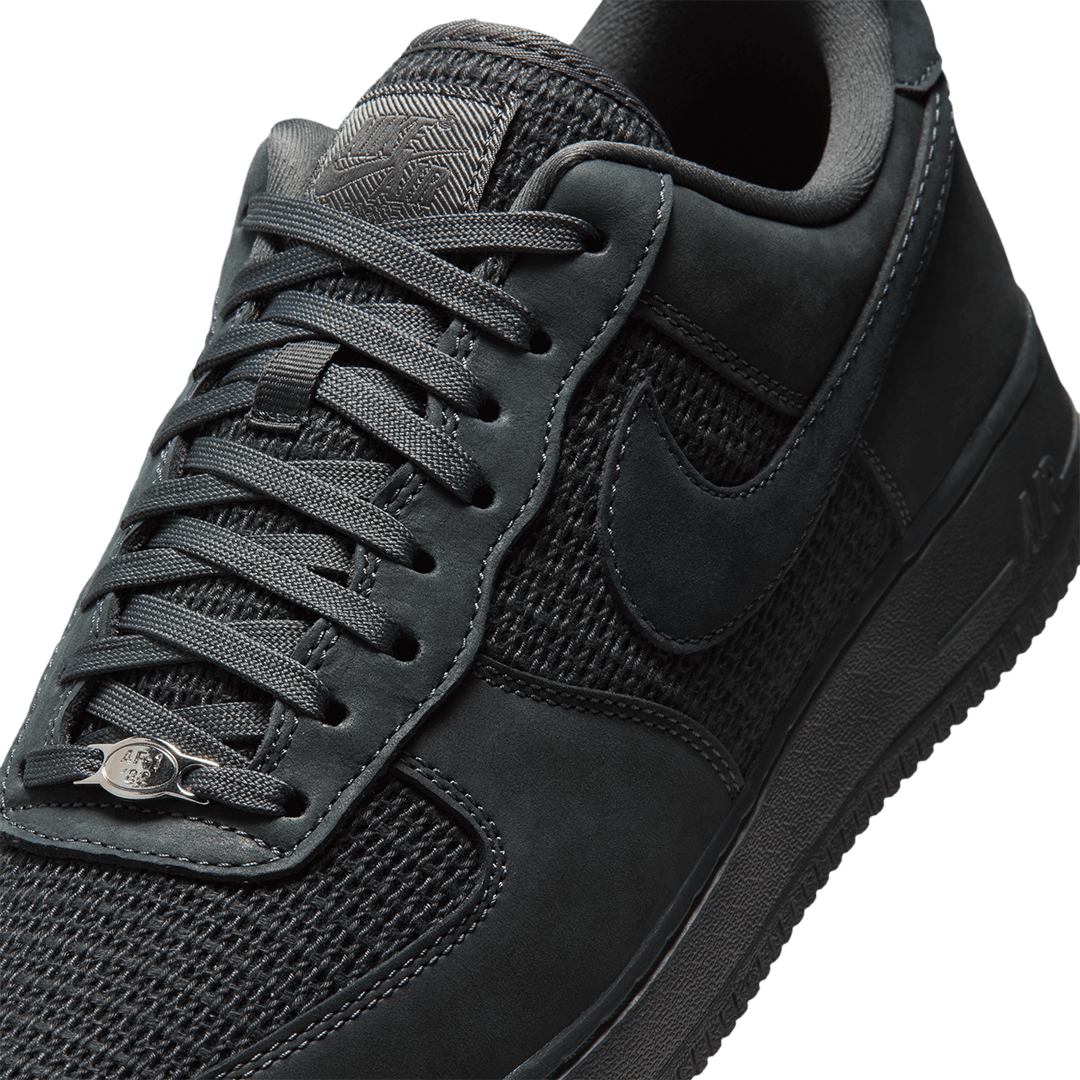 AIR FORCE 1 &
