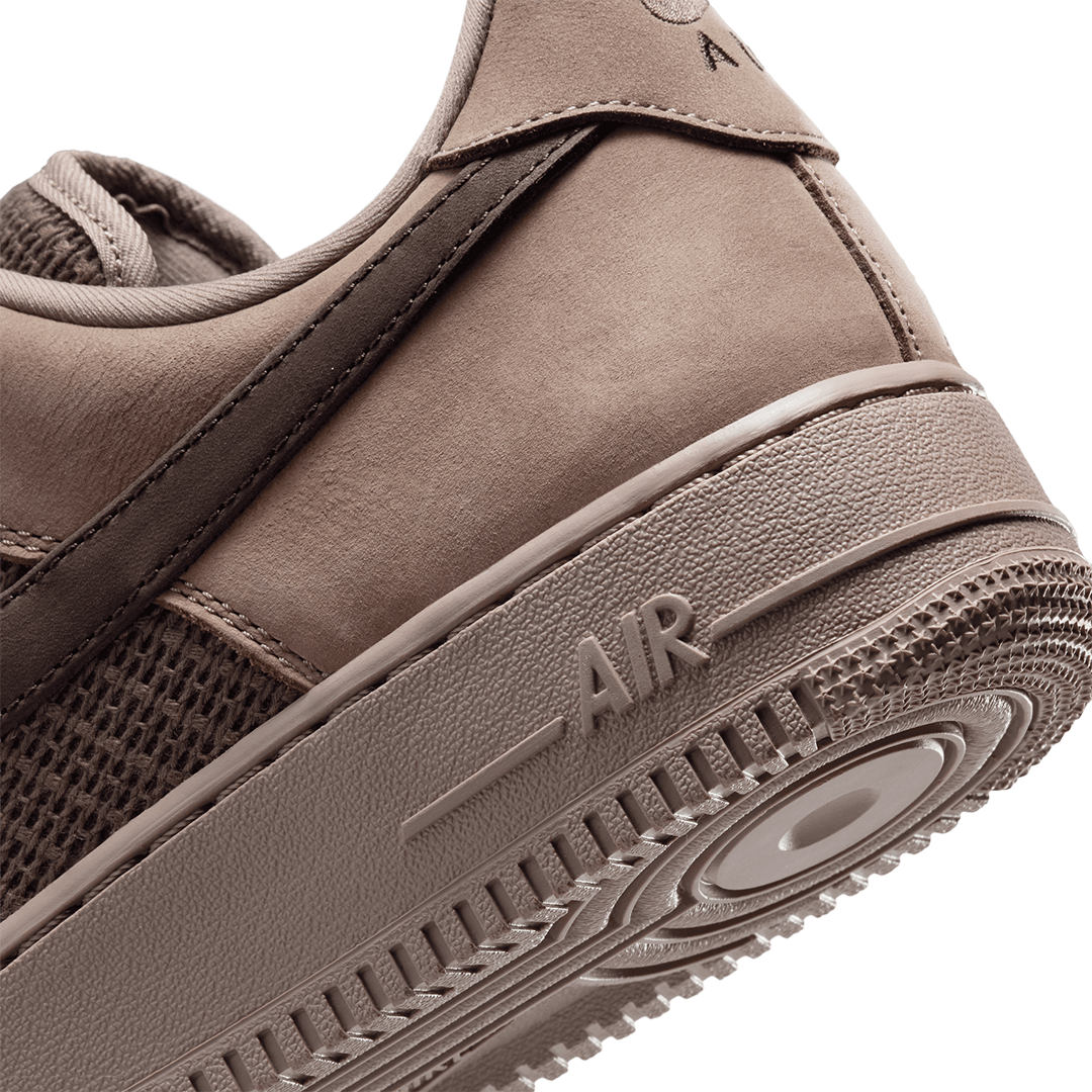 AIR FORCE 1 &