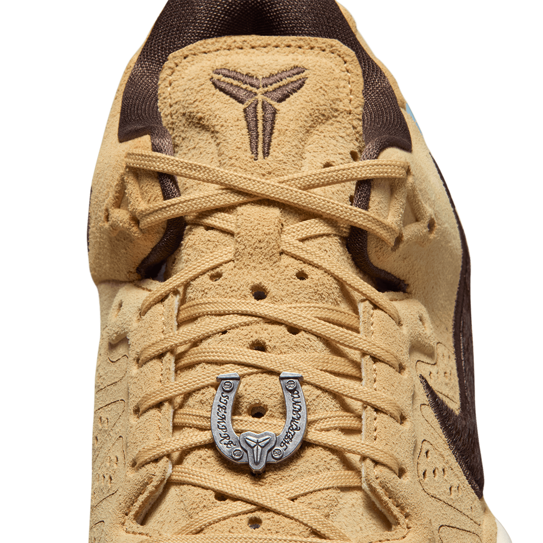 KOBE VIII PROTRO &
