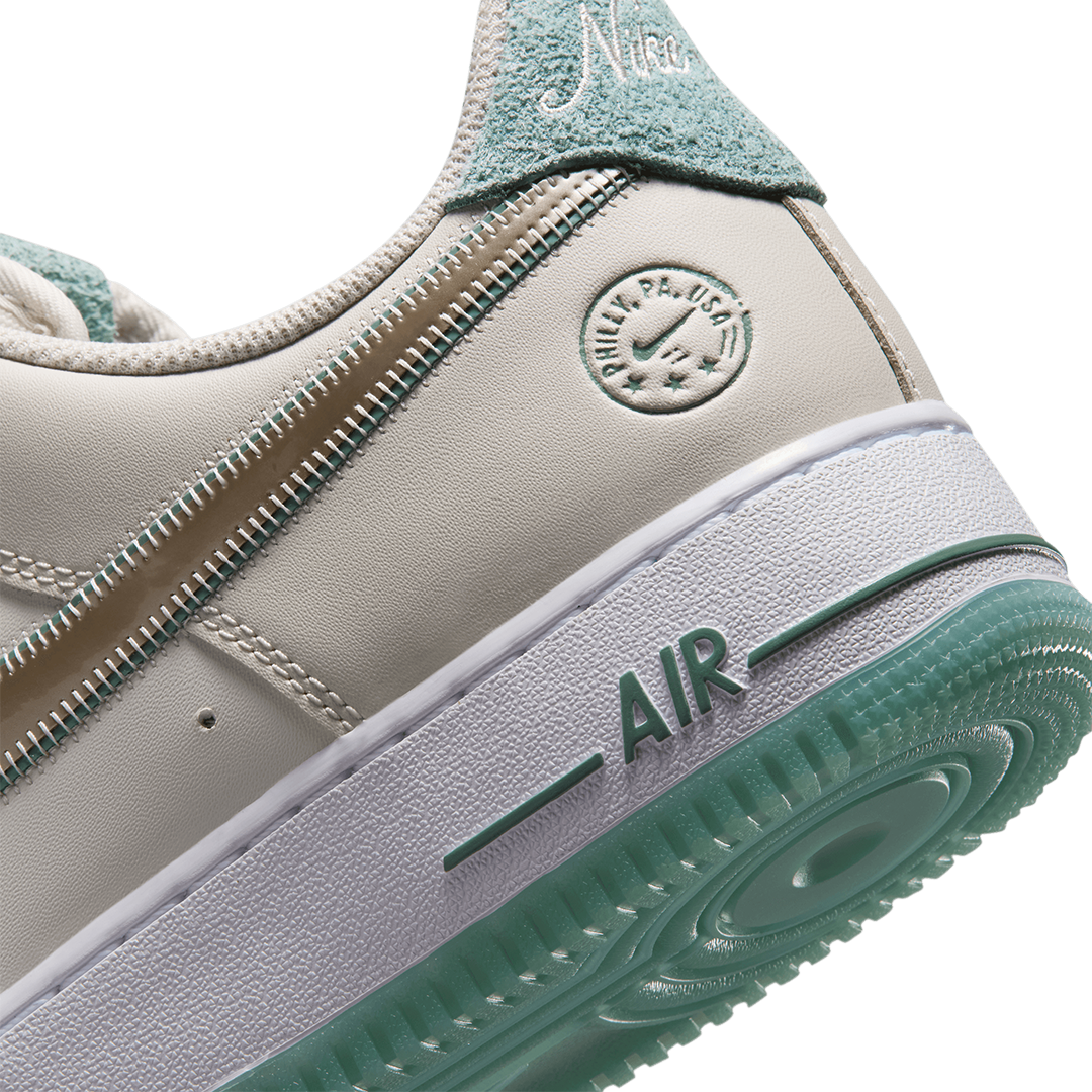 AIR FORCE 1 &