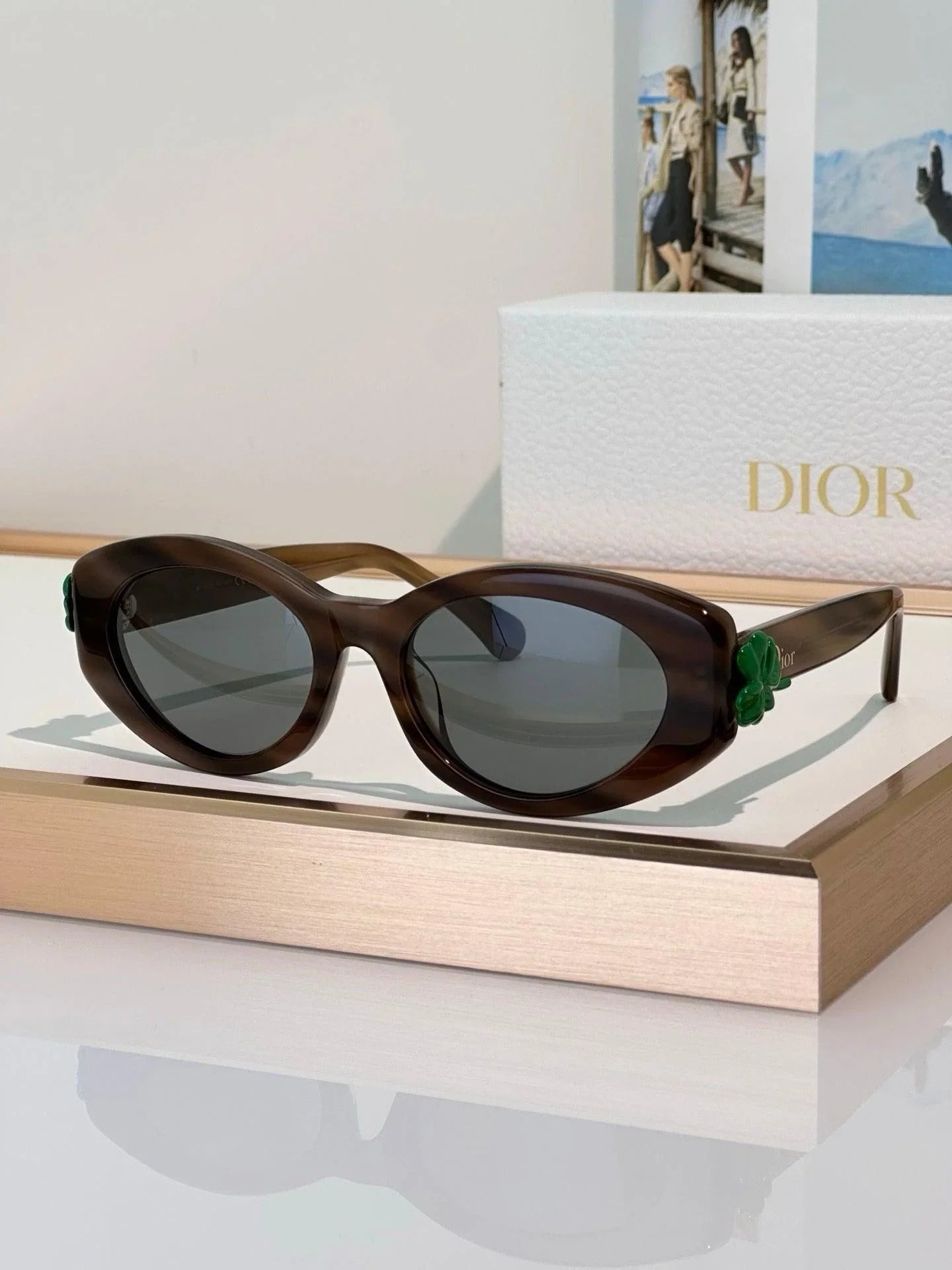 DIOR Dior Clover B1F Transparent Pink Oval Sunglasses✨