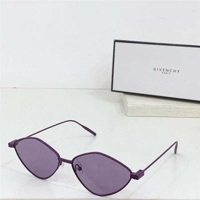 GIVENCHY GV 40040U Sunglasses ✨