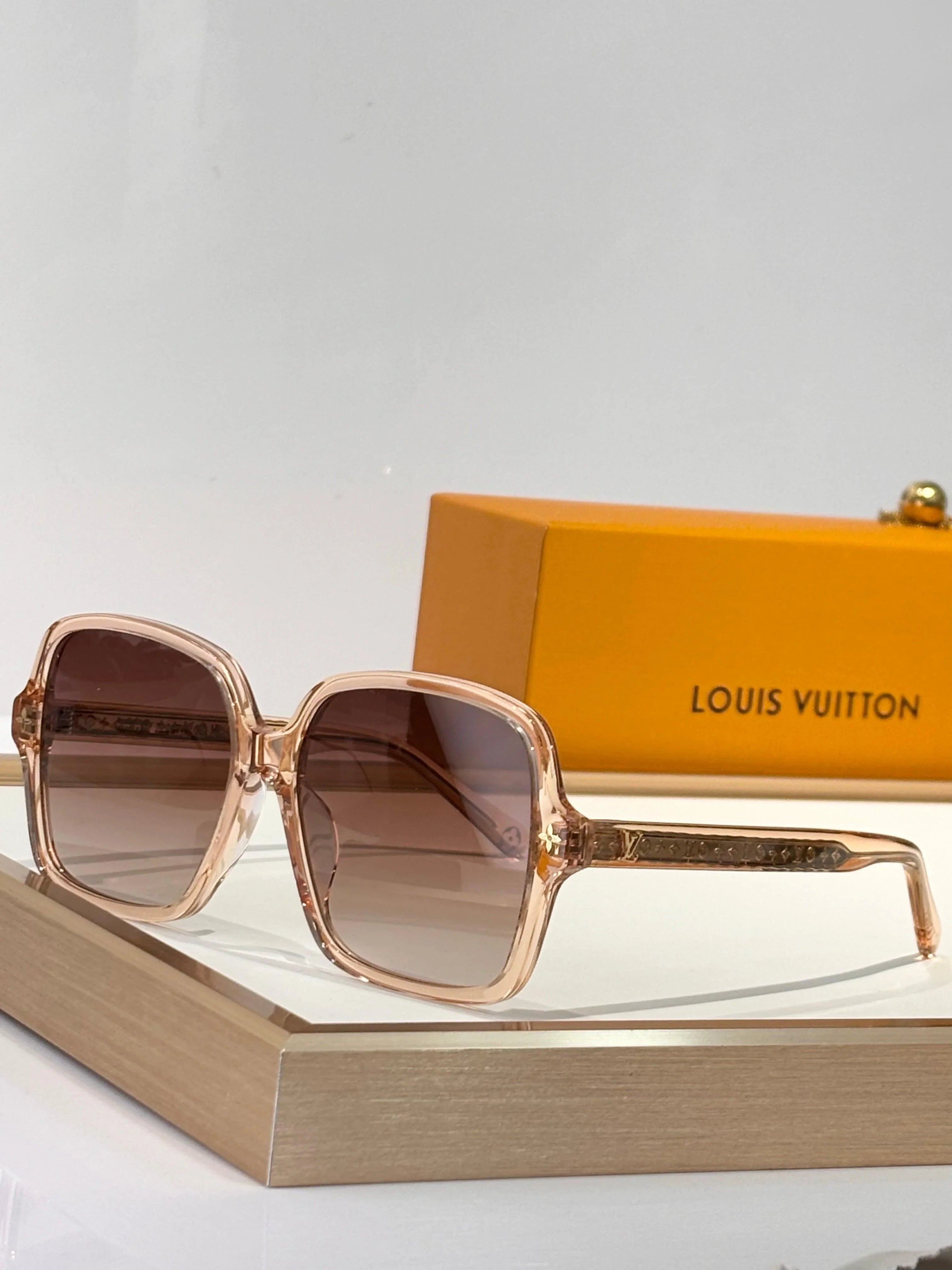 Louis Vuitton Z2917W LV Aura Square Sunglasses ✨