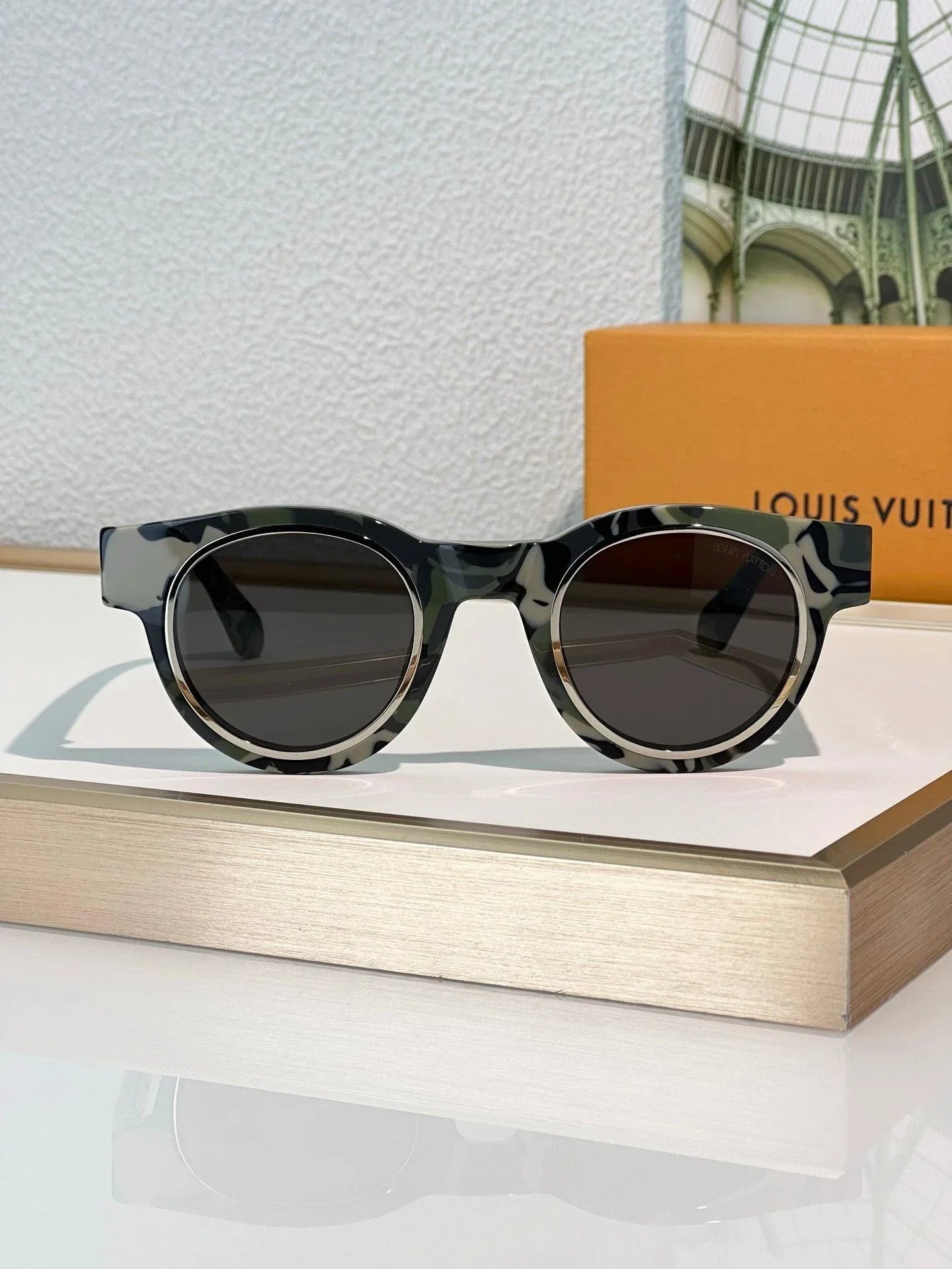 Louis Vuitton Z2506U LV Legacy Round Sunglasses ✨