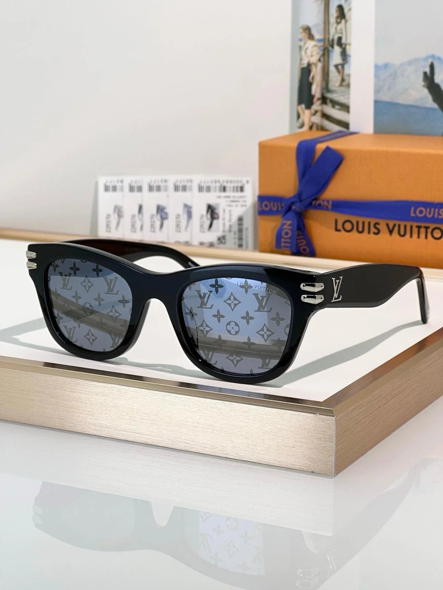 Louis Vuitton Z2927U LV Midnight Cat Eye Sunglasses ✨