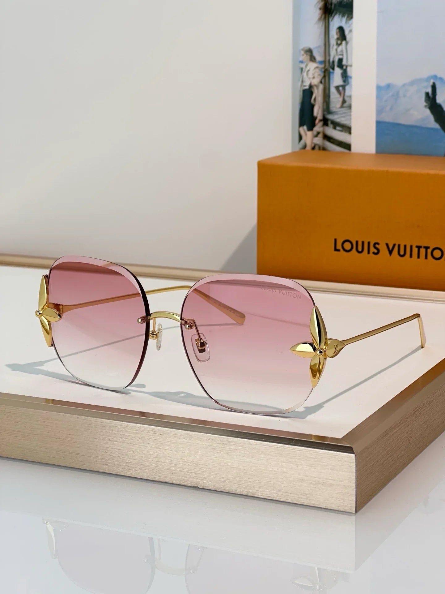 Louis Vuitton Z3169U Flower Edge Metal Square Sunglasses ✨