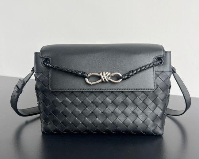Bottega Veneta Small Andiamo Messenger Bag in Intrecciato Leathers 💚