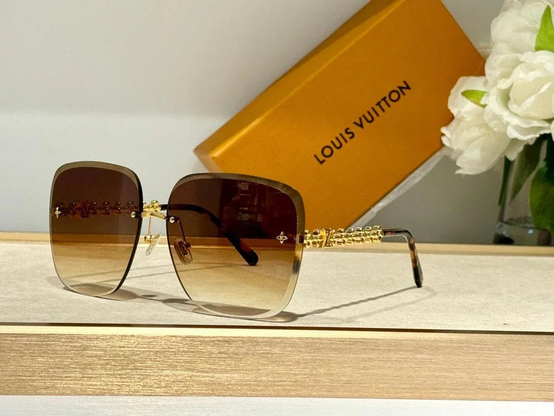 Louis Vuitton 2132U LV Bloom Square Sunglasses ✨
