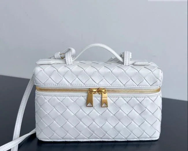 Bottega Veneta Bang Bang Vanity Case in Intrecciato Leathers 💚