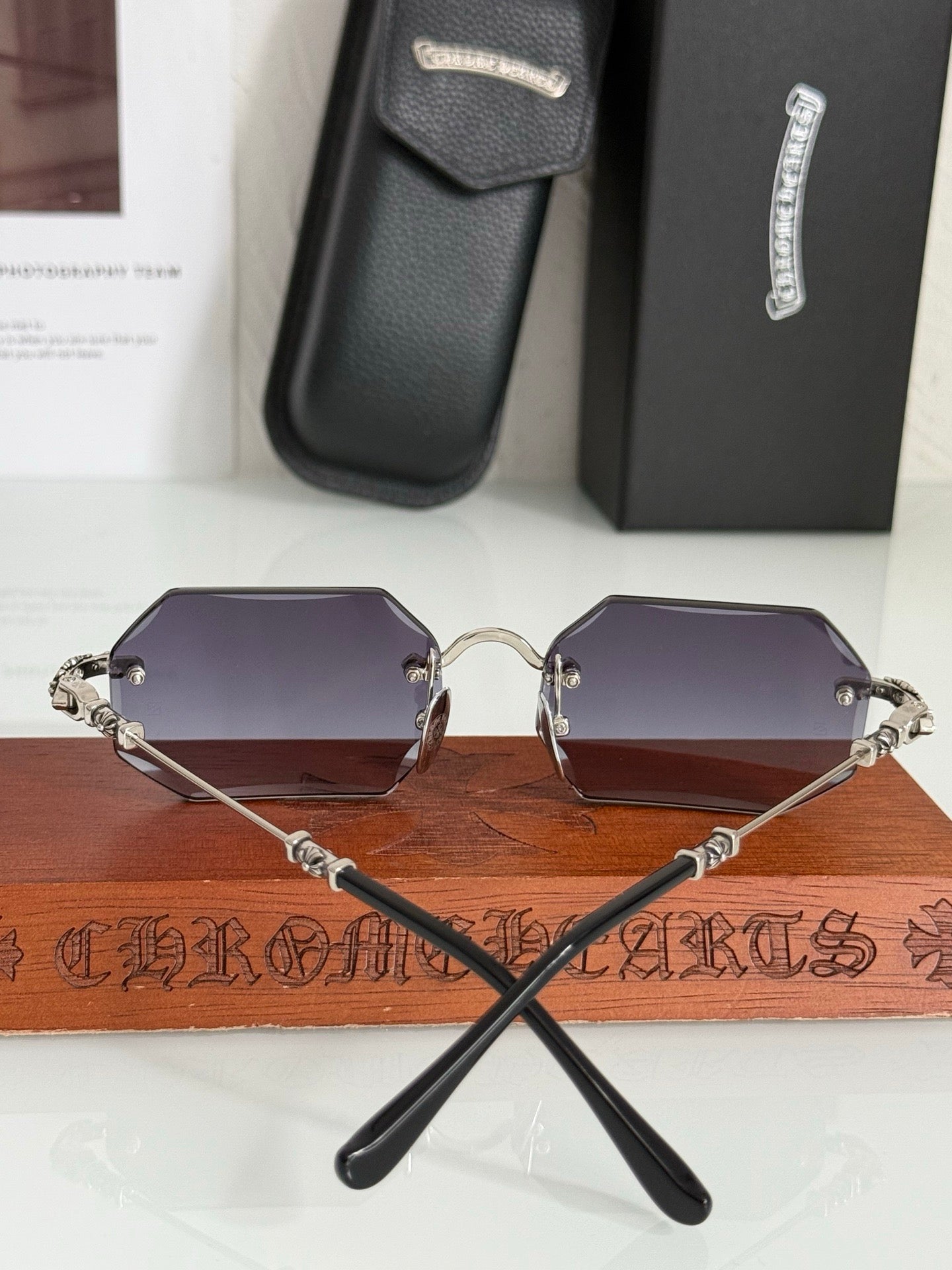 CHROME HEARTS PILLS V Floral Temple Rimless Photochromic Glasses ⚜️