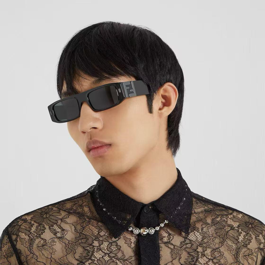 FENDI FF Squared FE40587 Sunglasses✨