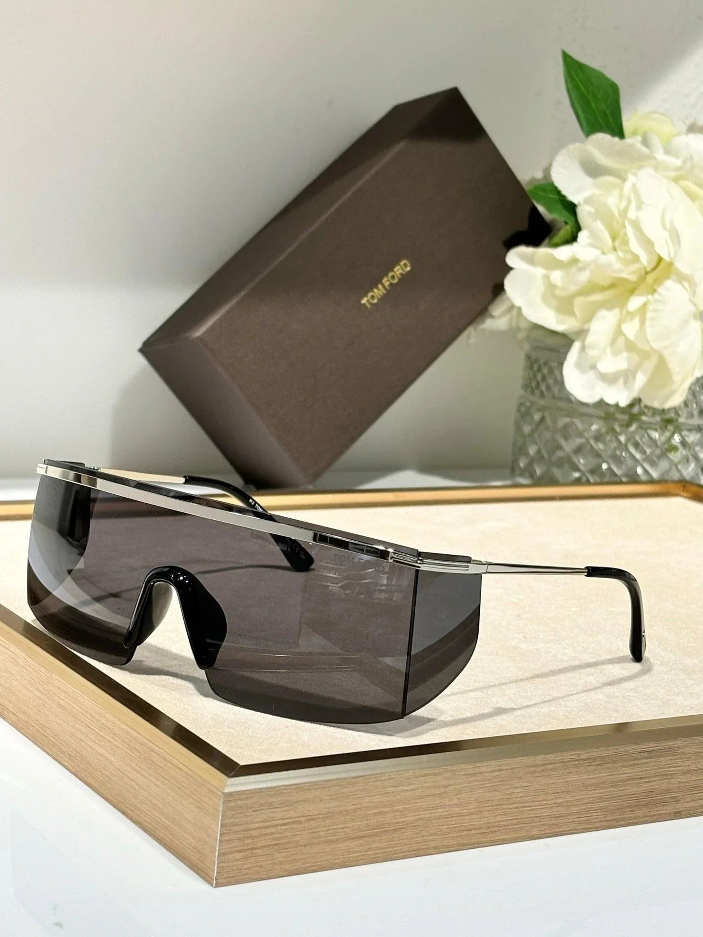 TOM FORD TF0980 30A 00 Unisex Sunglasses ✨