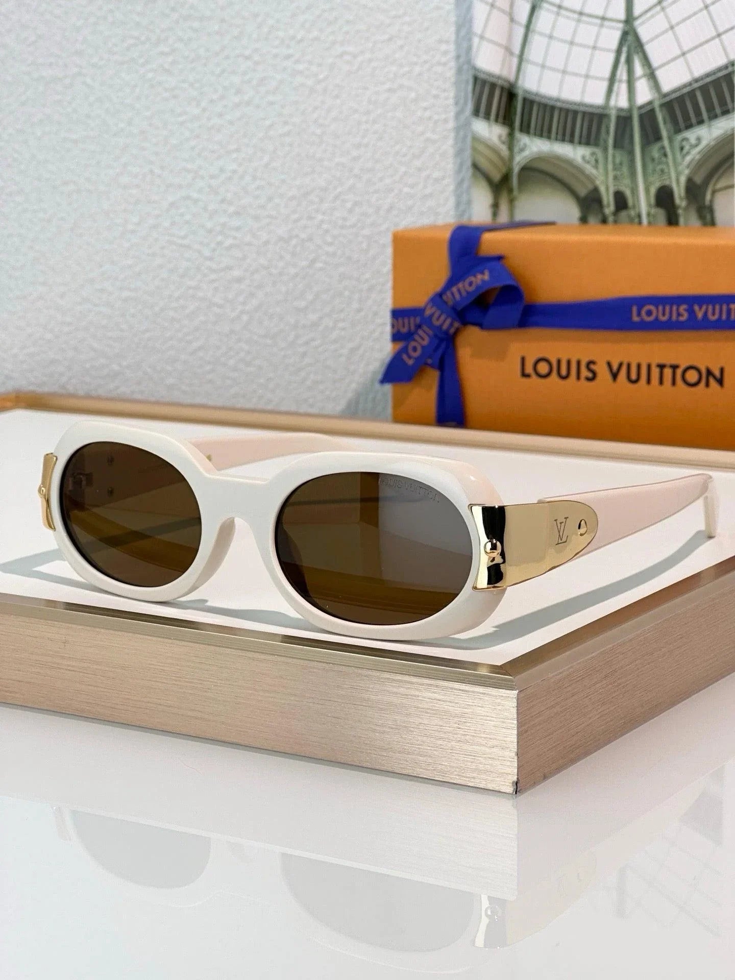 Louis Vuitton Z2600U LV Hinge Sunglasses ✨