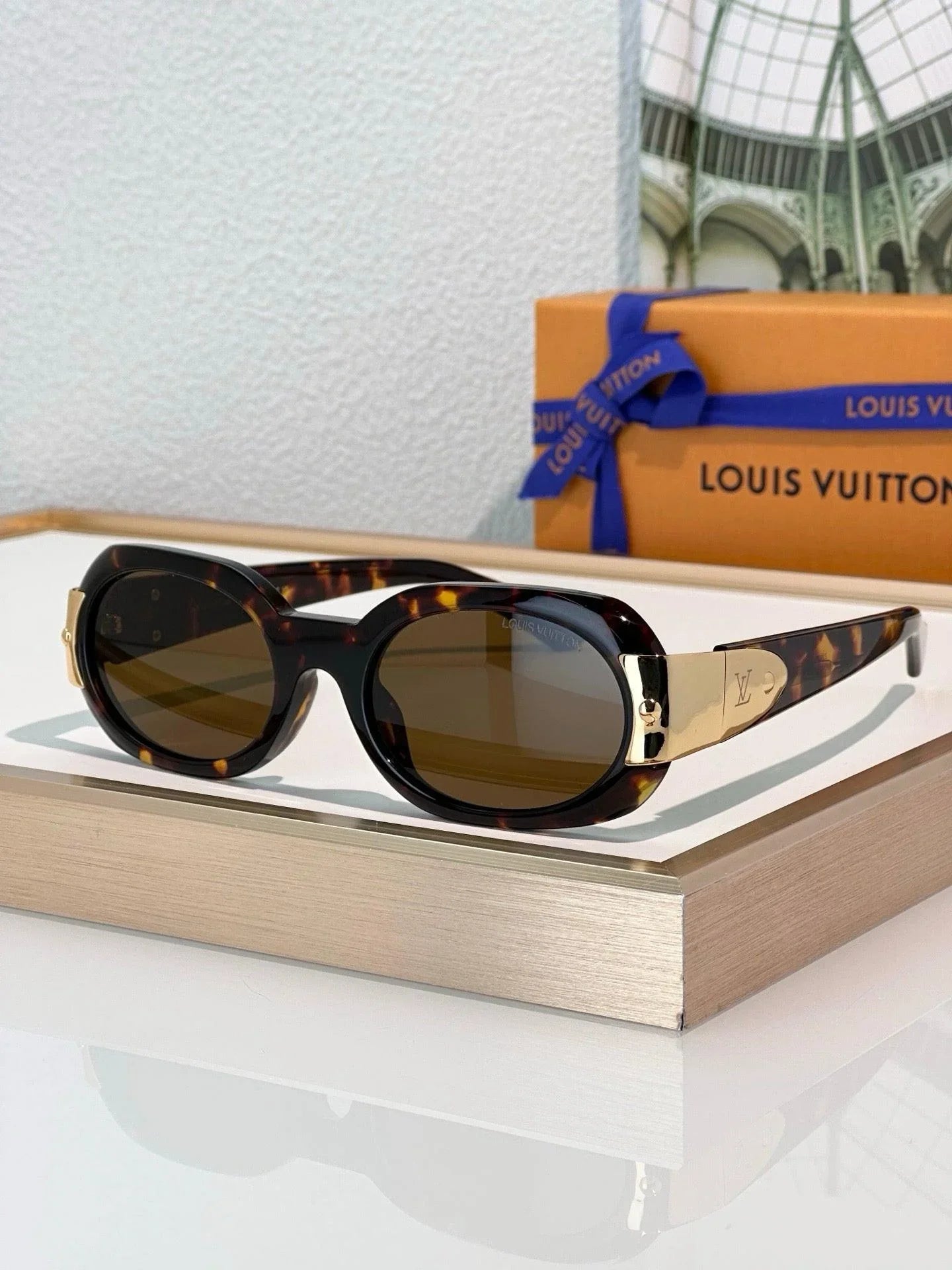 Louis Vuitton Z2600U LV Hinge Sunglasses ✨
