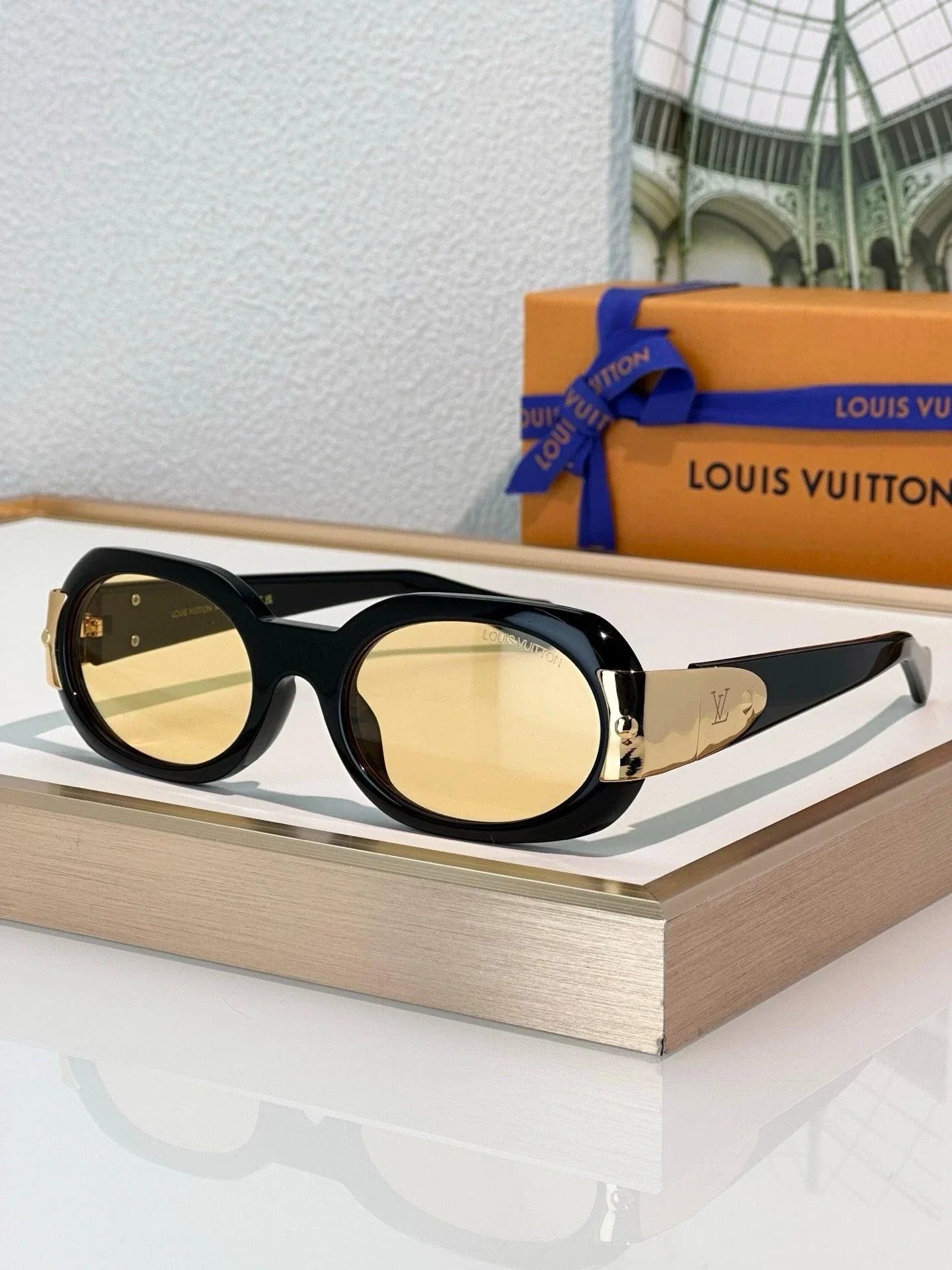Louis Vuitton Z2600U LV Hinge Sunglasses ✨
