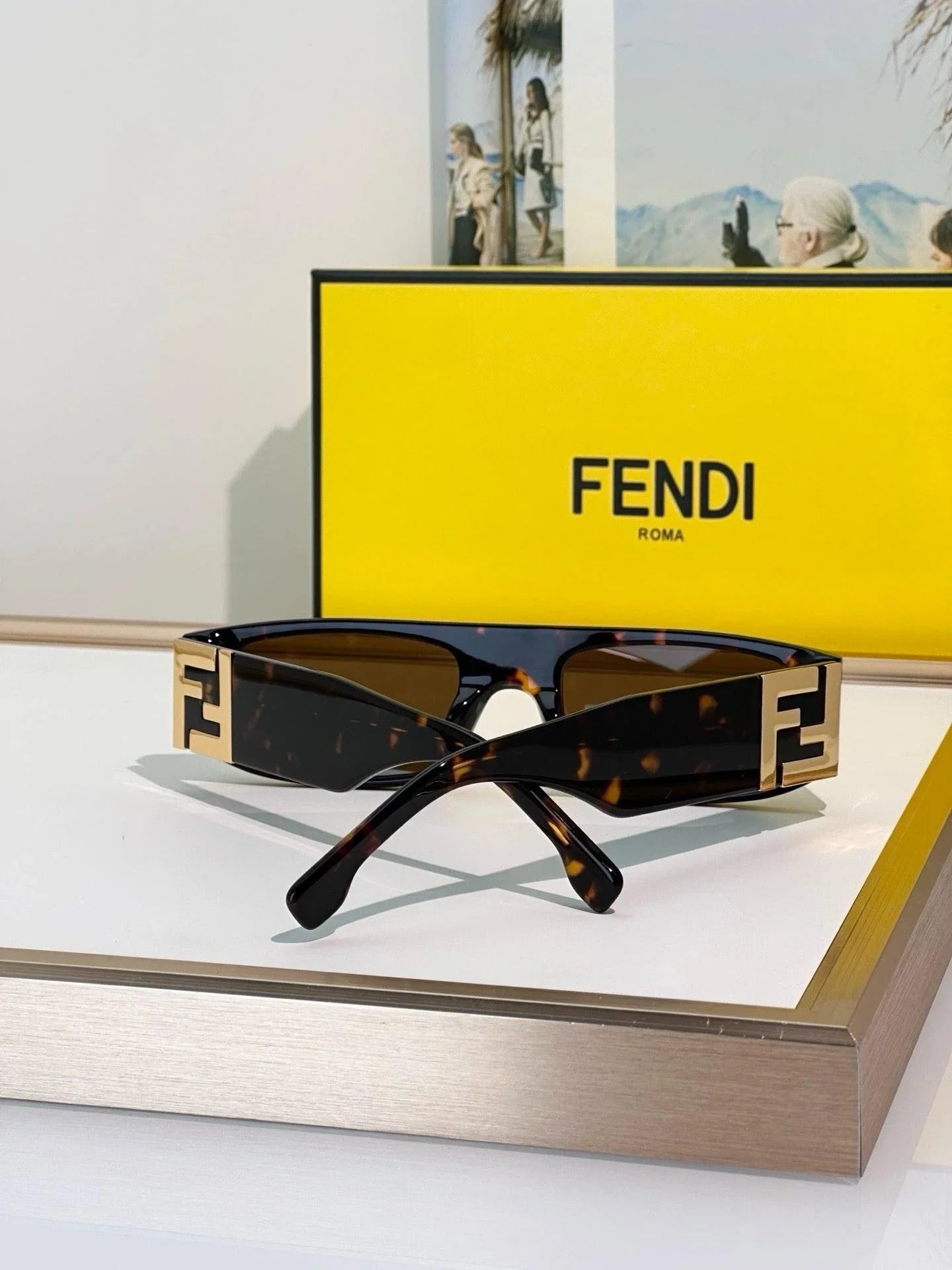 FENDI FF Squared FE40587 Sunglasses✨