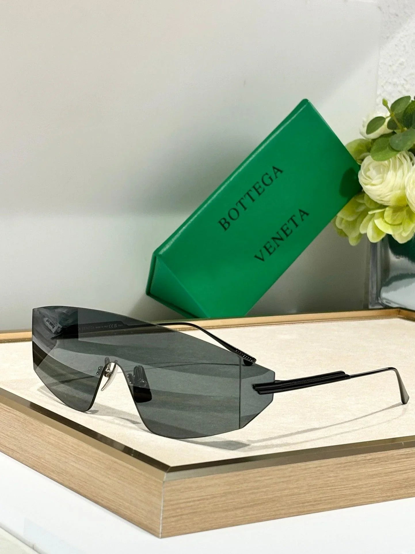 BOTTEGA VENETA BV1299S Unapologetic Sunglasses💚