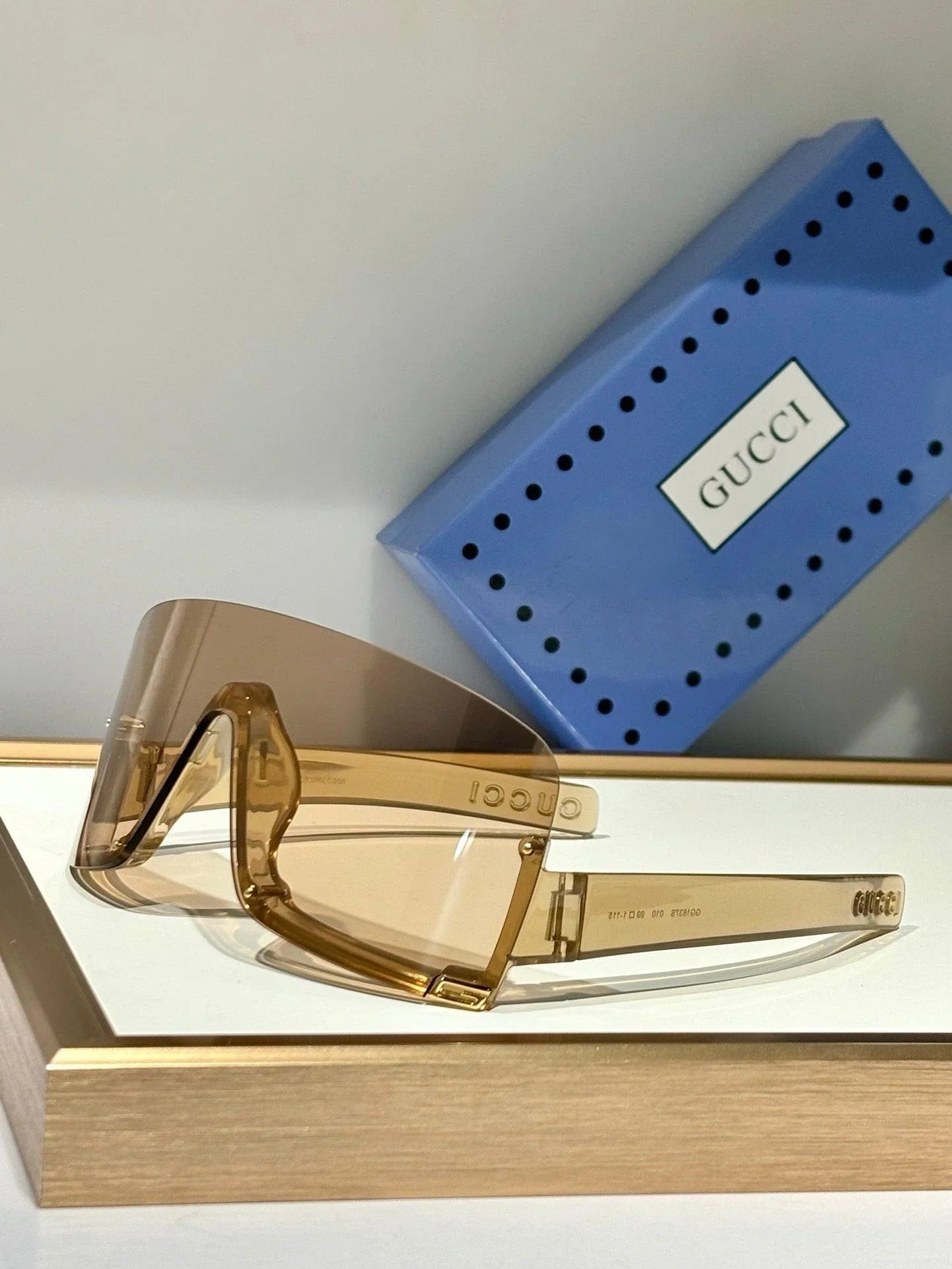 Gucci GG 1637S Mask Unisex Sunglasses ✨