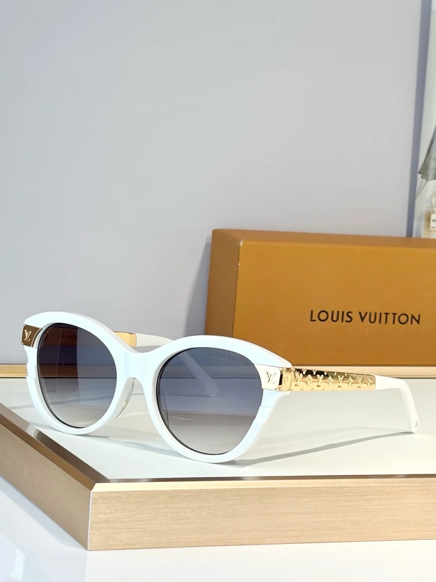 Louis Vuitton Z1857W LV Petit Soupçon Cat Eye Sunglasses ✨