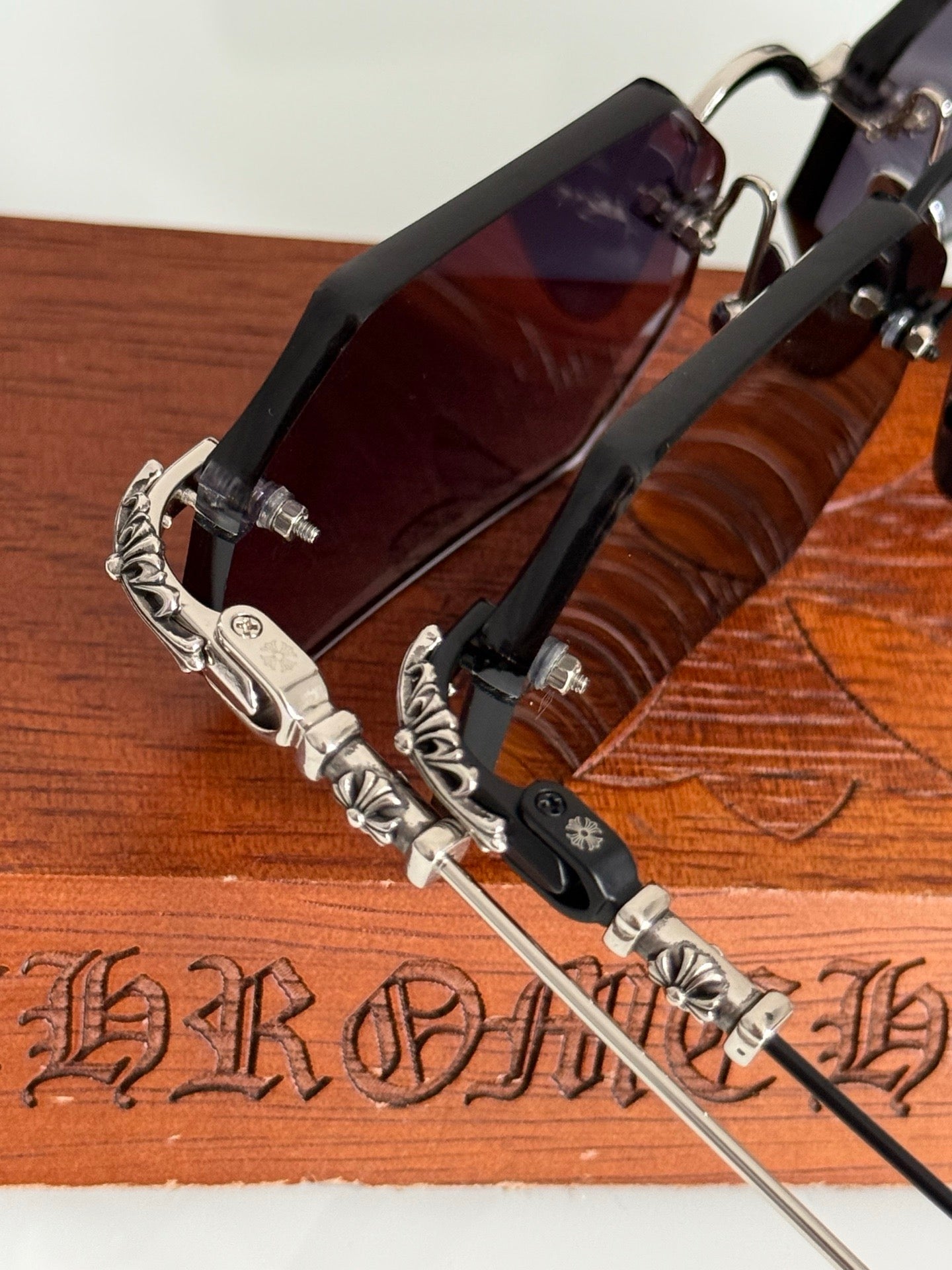 CHROME HEARTS PILLS V Floral Temple Rimless Photochromic Glasses ⚜️