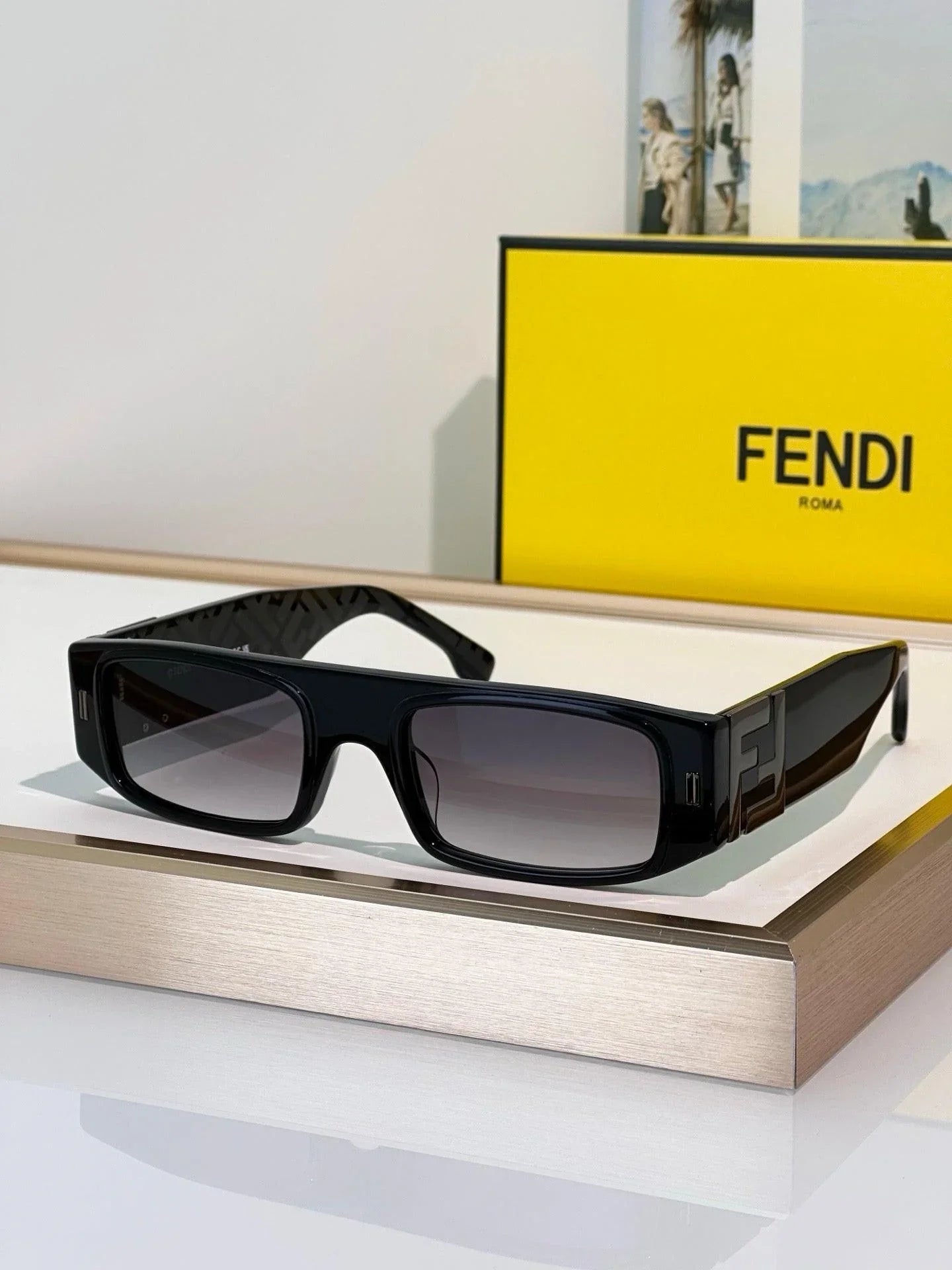 FENDI FF Squared FE40587 Sunglasses✨