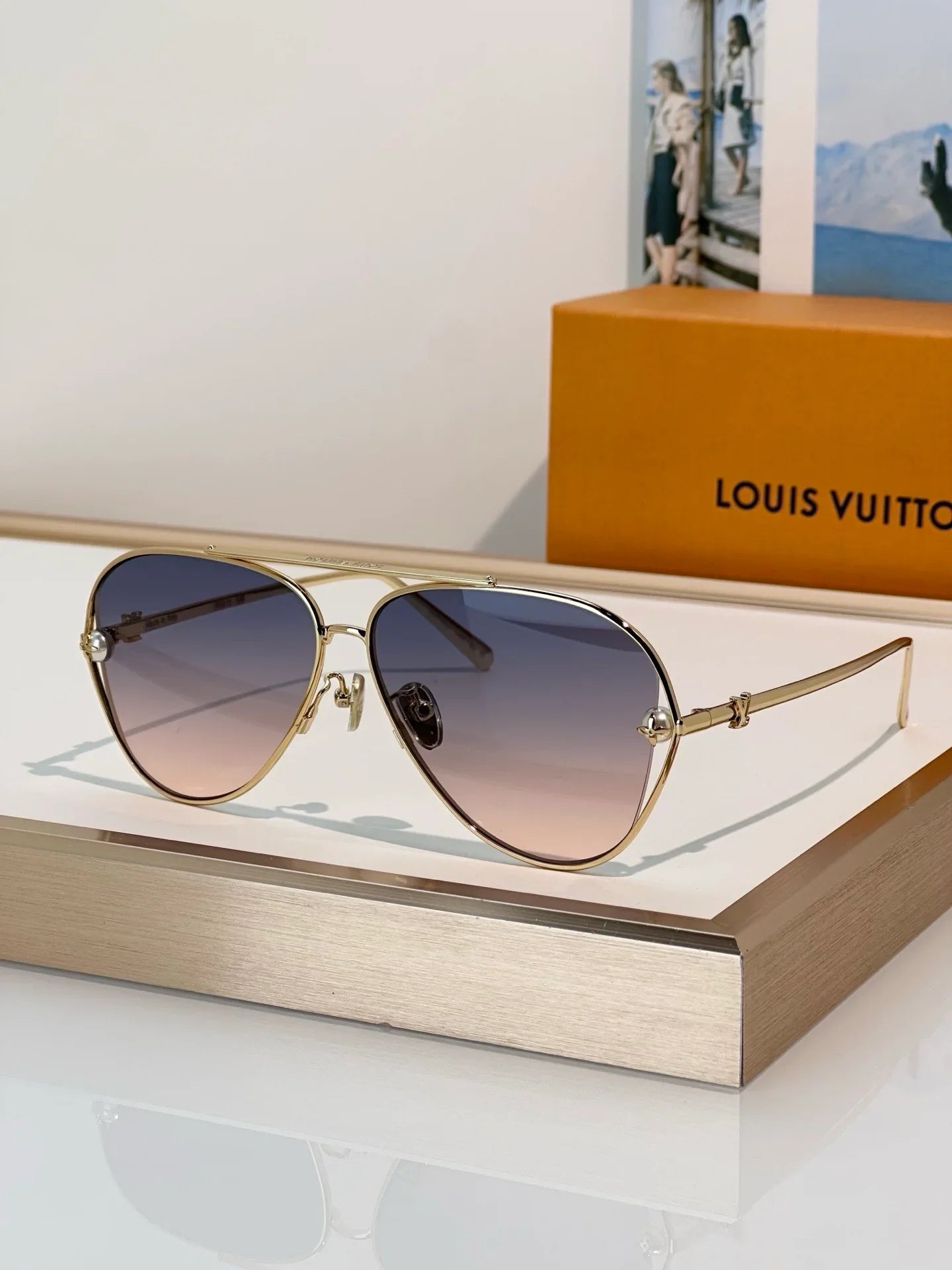 Louis Vuitton Z2994U Pearl Twirl Square Sunglasses ✨