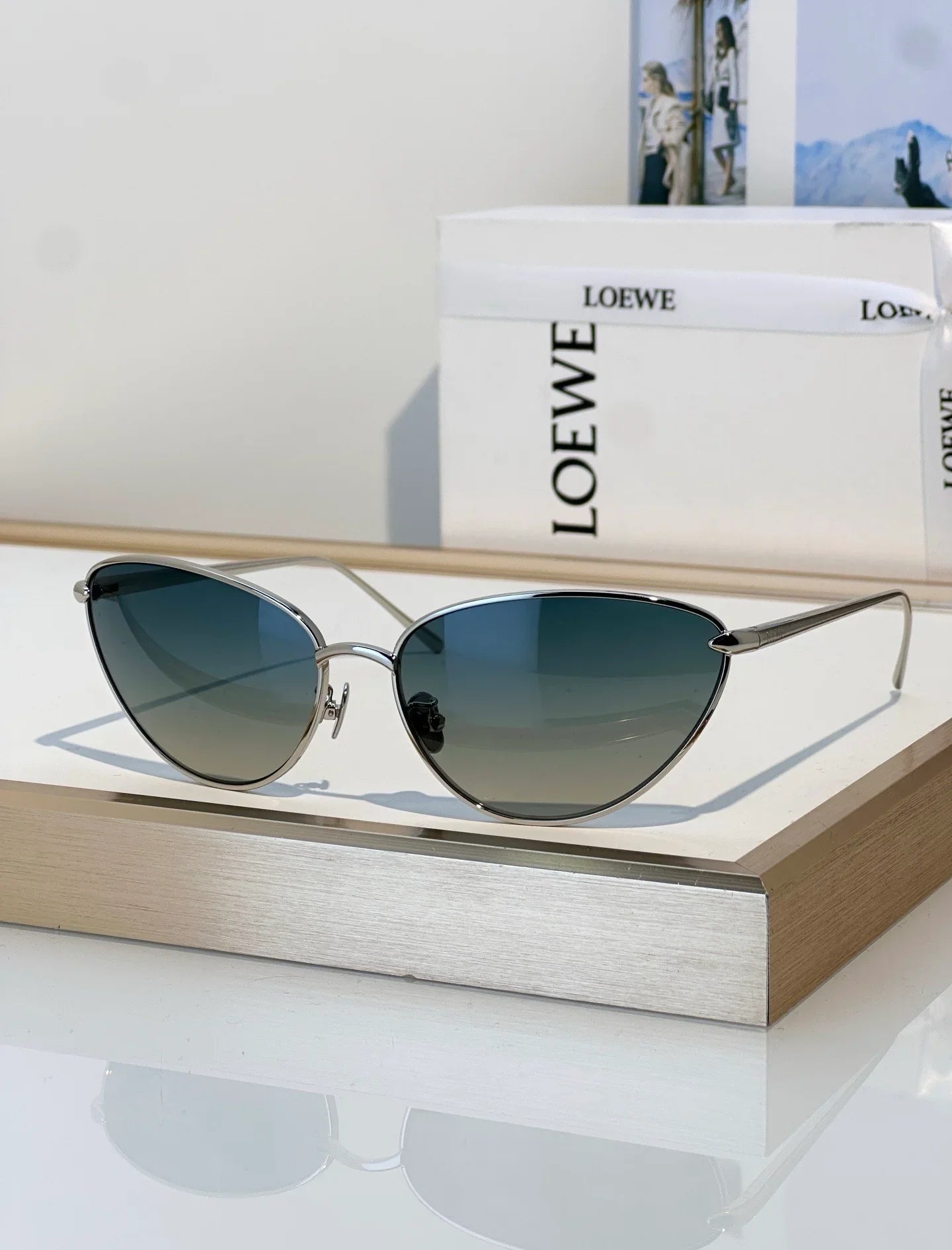LOEWE Signature LW 40164U 32E Sunglasses ✨